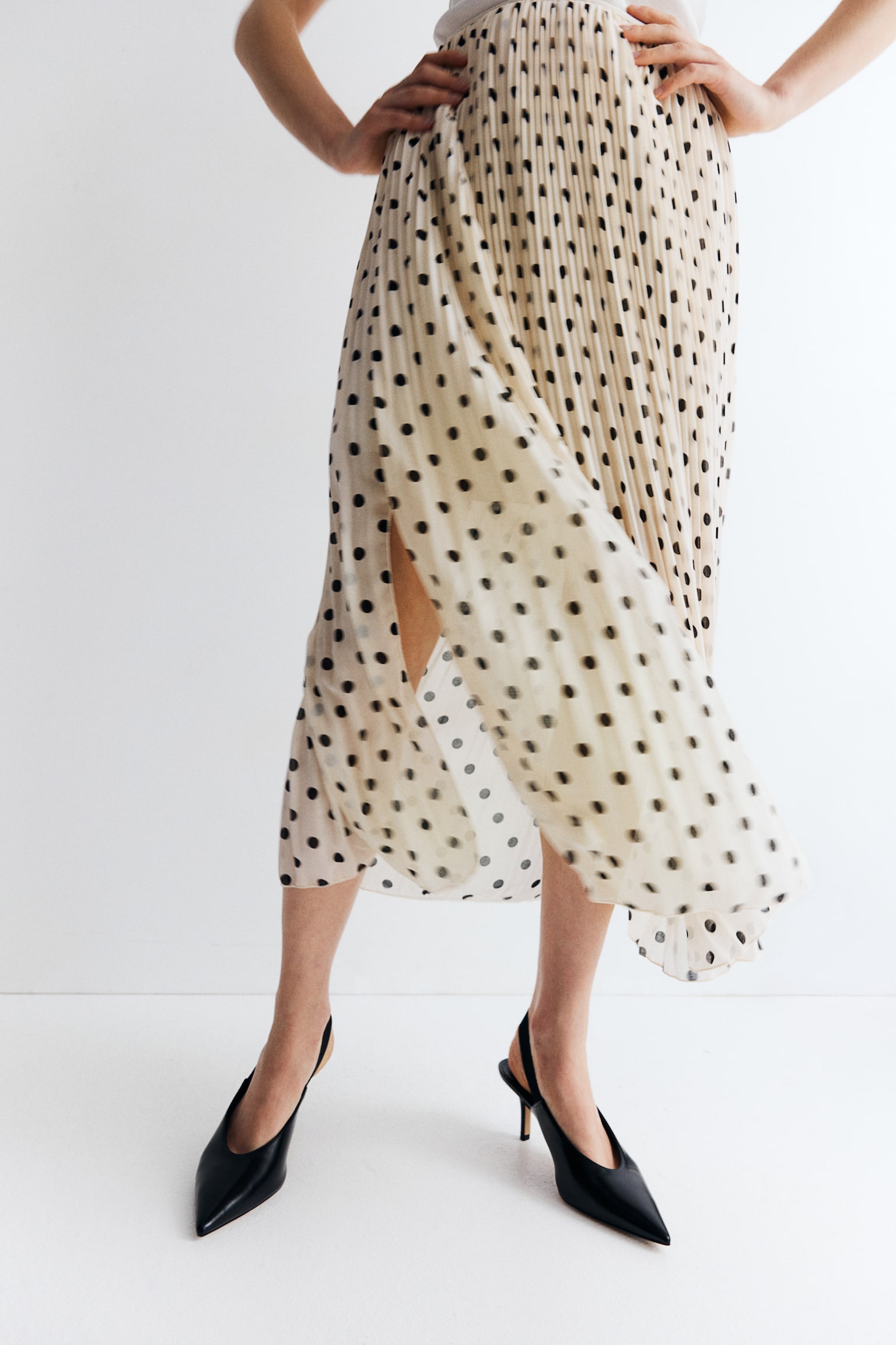 Pleated Chiffon Skirt - Cream/Spot/Navy blue/Dusty blue/Cream - 3