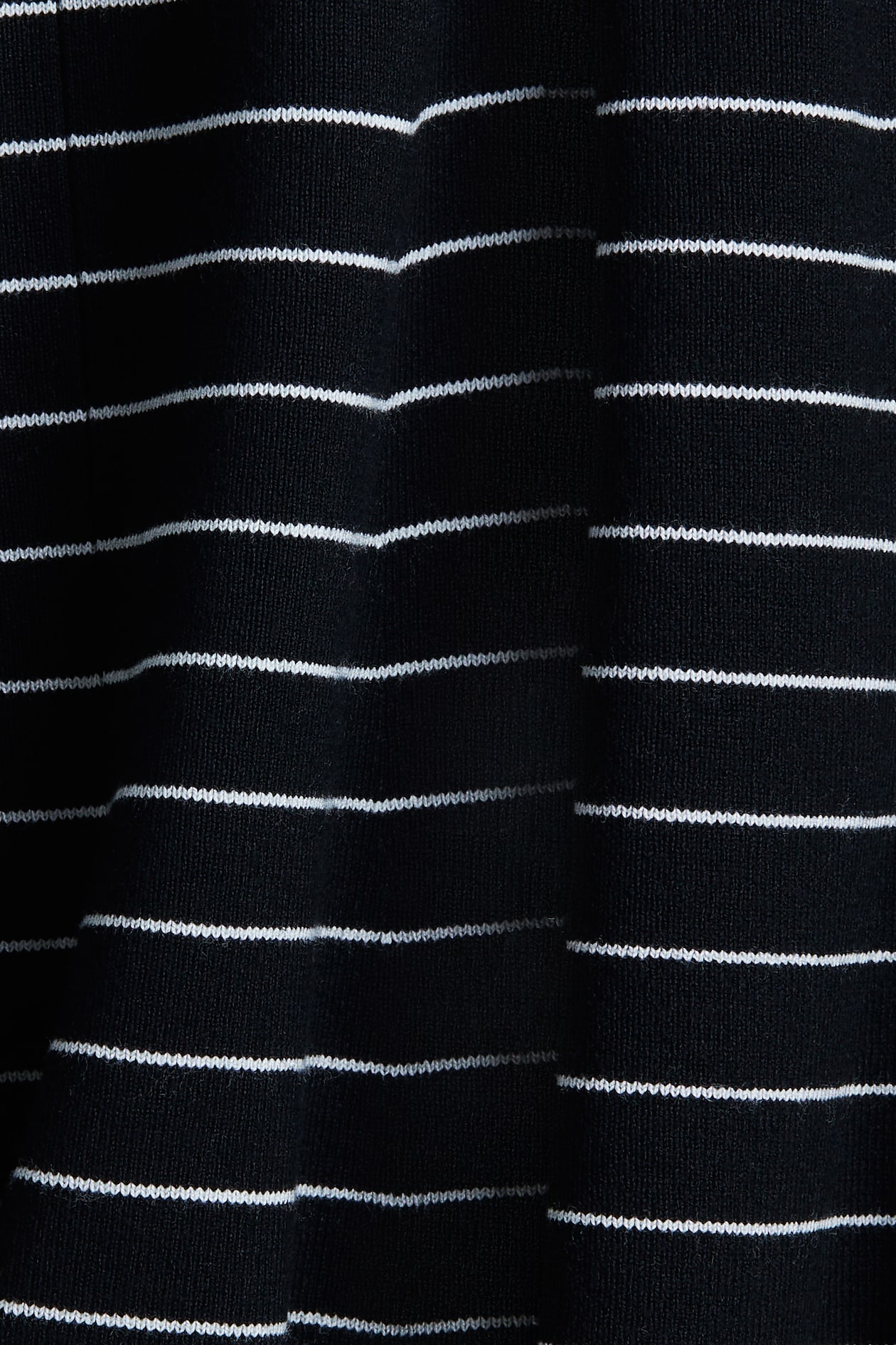 Flared Fine-Knit Skirt - image 2