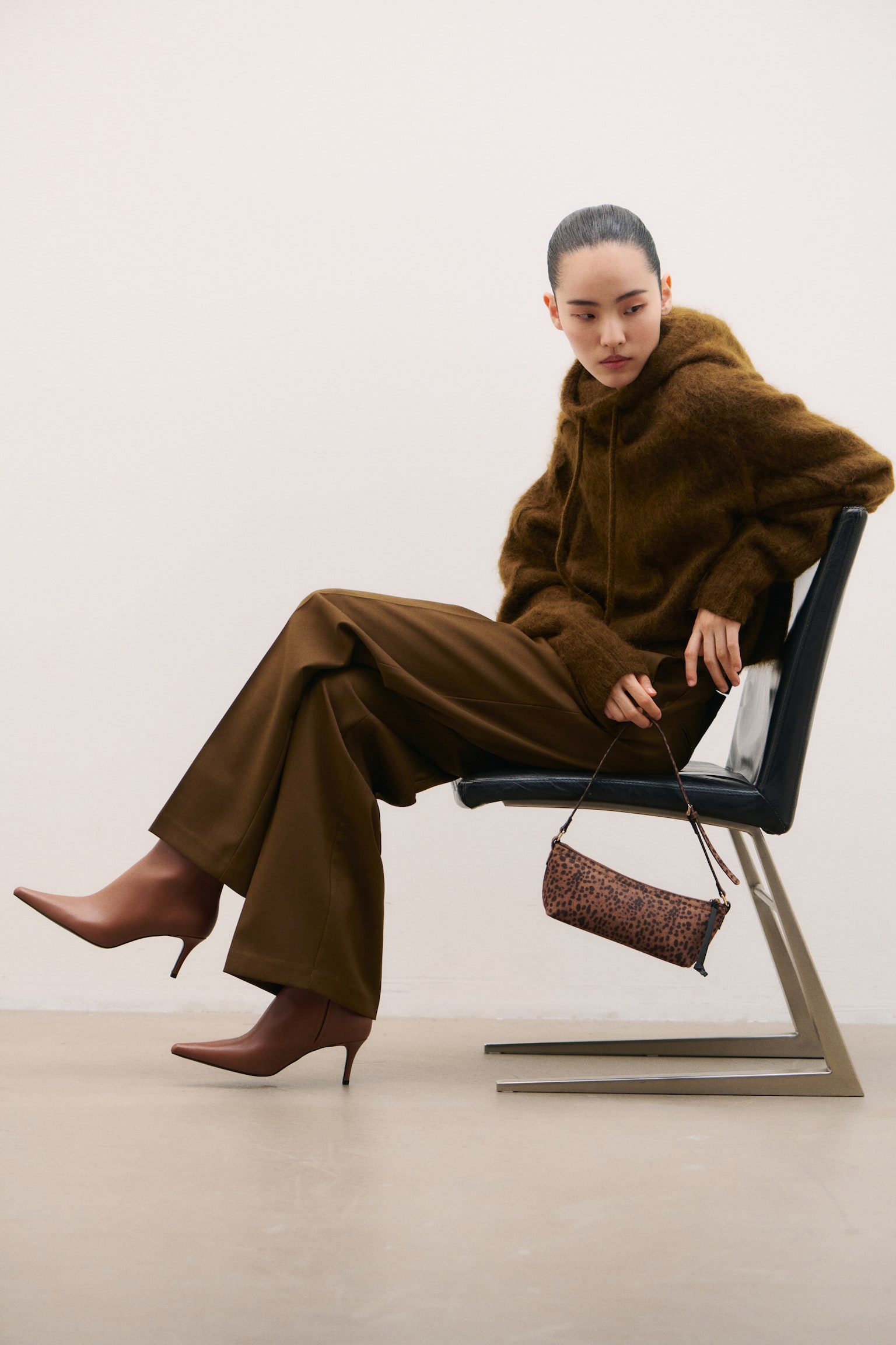 Shoulder bag - Dark beige/Leopard print - 1