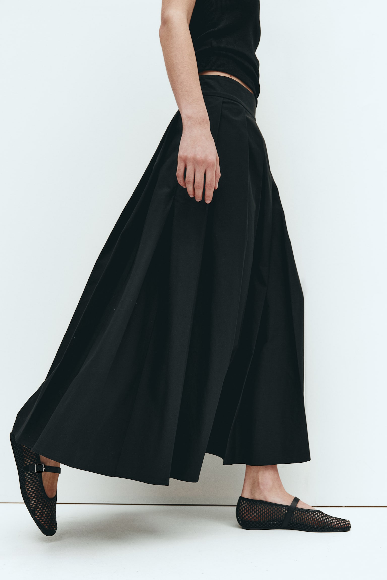 Pleated A-line skirt - Black - 6