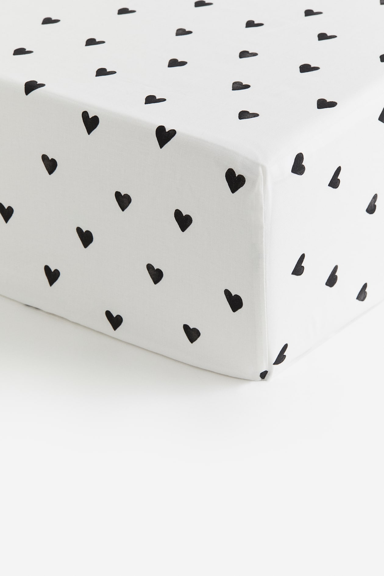 Patterned cotton fitted sheet White/Hearts Home All H&M GB