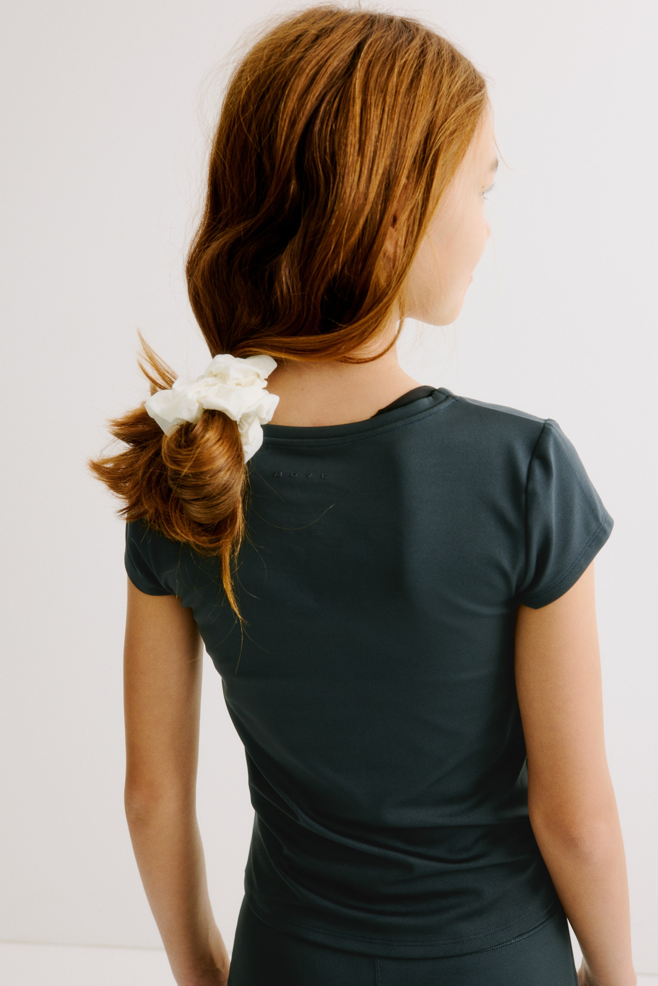 Ver imagen más grande: Top de deporte DryMove™ con escote cuadrado - Verde oscuro empolvado - NIÑOS | H&M ES 3