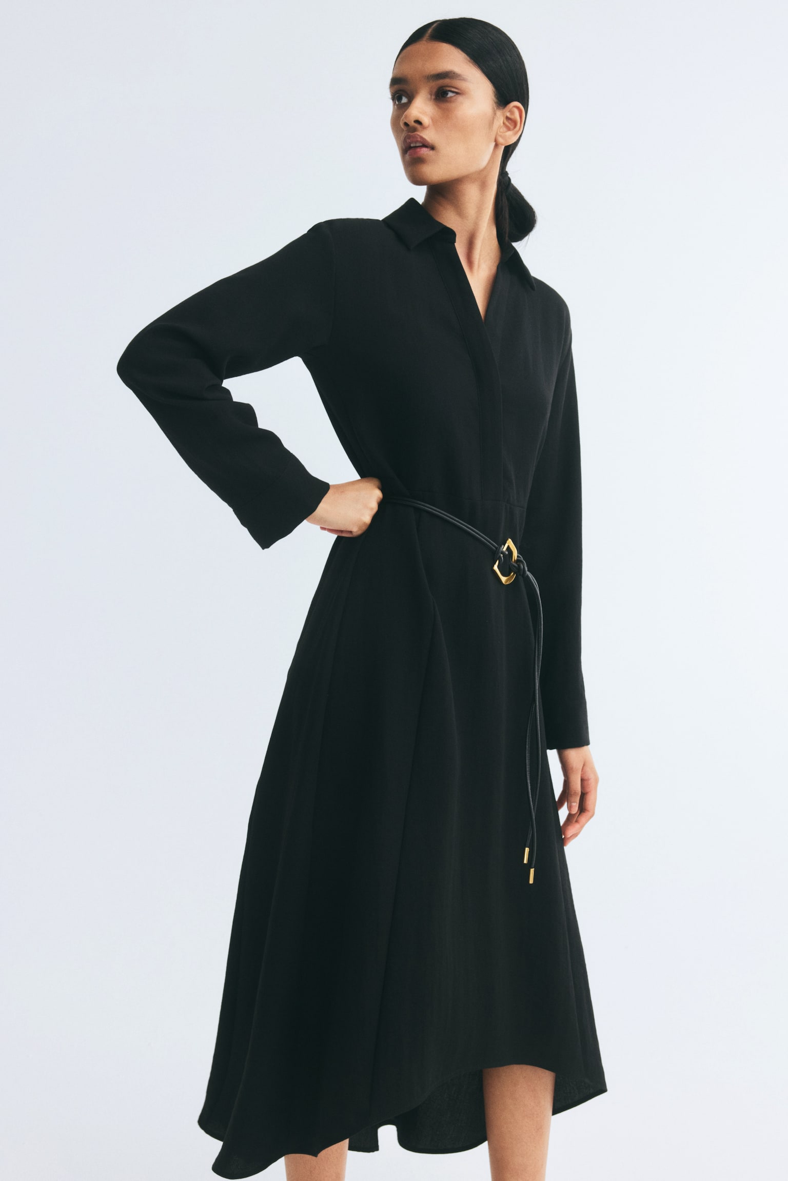 Женское платье H&M Flared Dress with Belt, цвет: Чёрный — фото 3