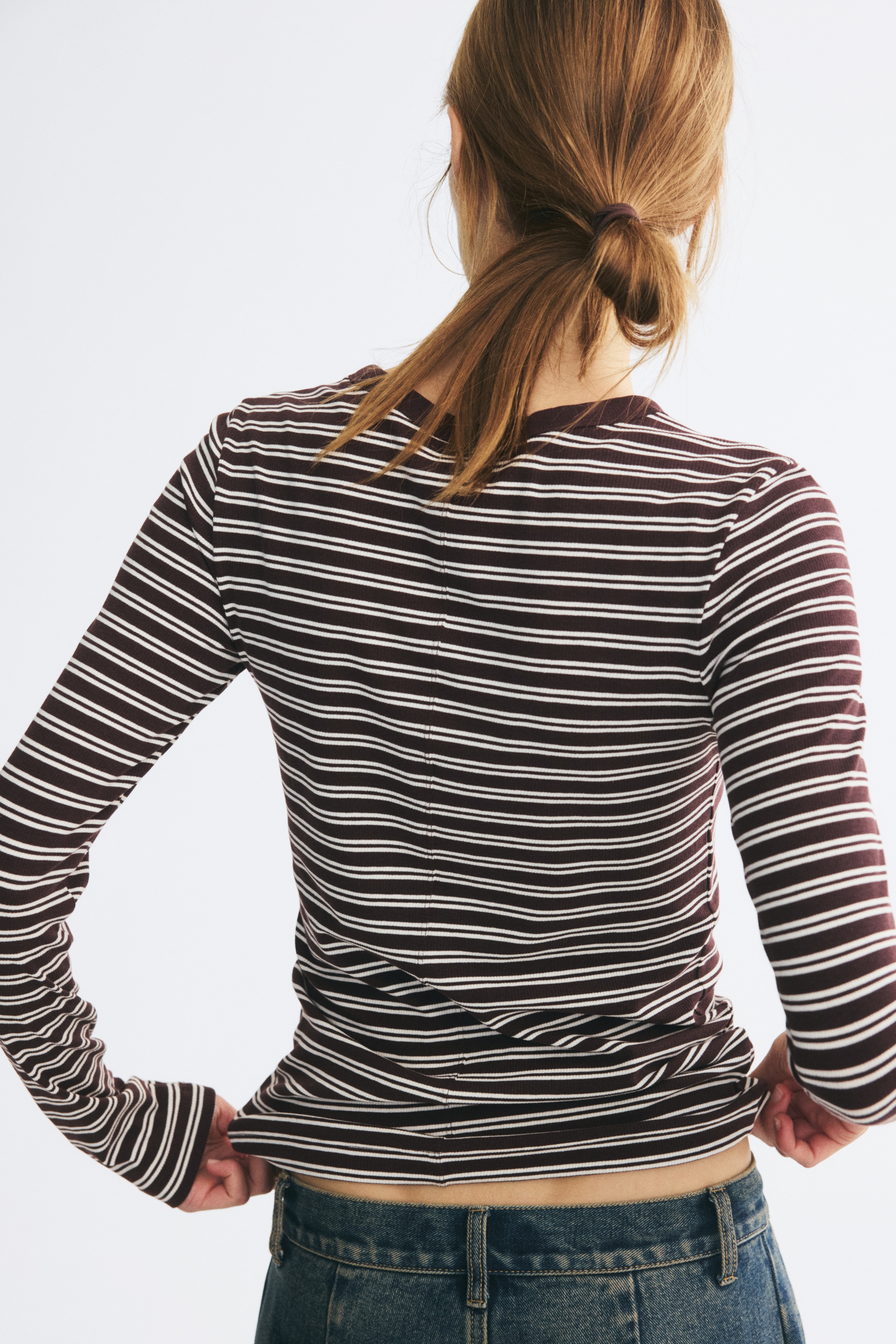 Long-Sleeved Ribbed Top thumbnail 4