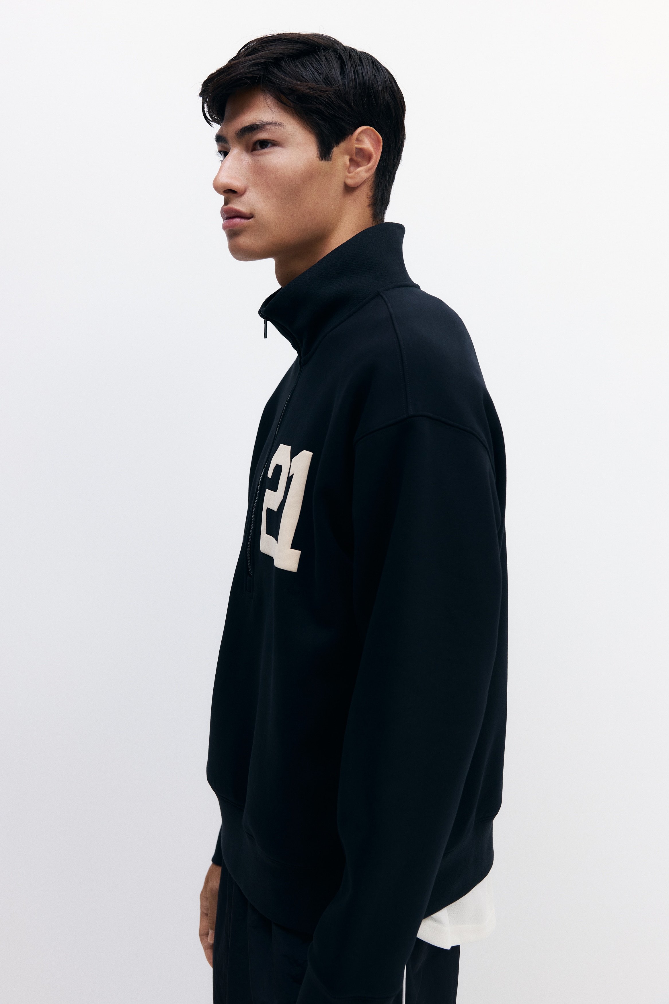 Men's Black/21 Loose-Fit Half-Zip Sweatshirt | H&M CA