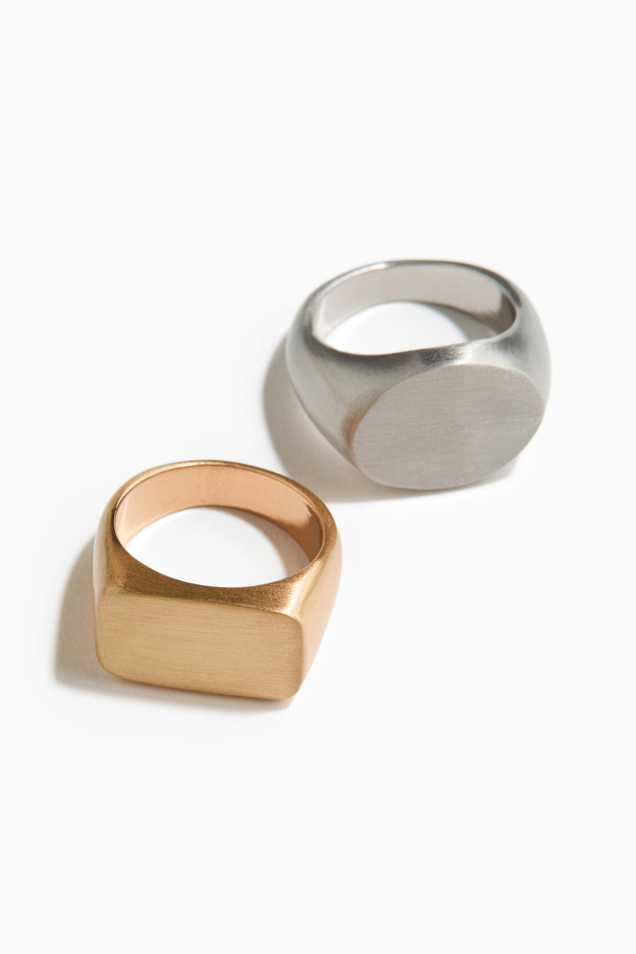 Ver imagen más grande: Pack de 2 anillos sello - Dorado/Plateado - HOMBRE | H&M ES 2