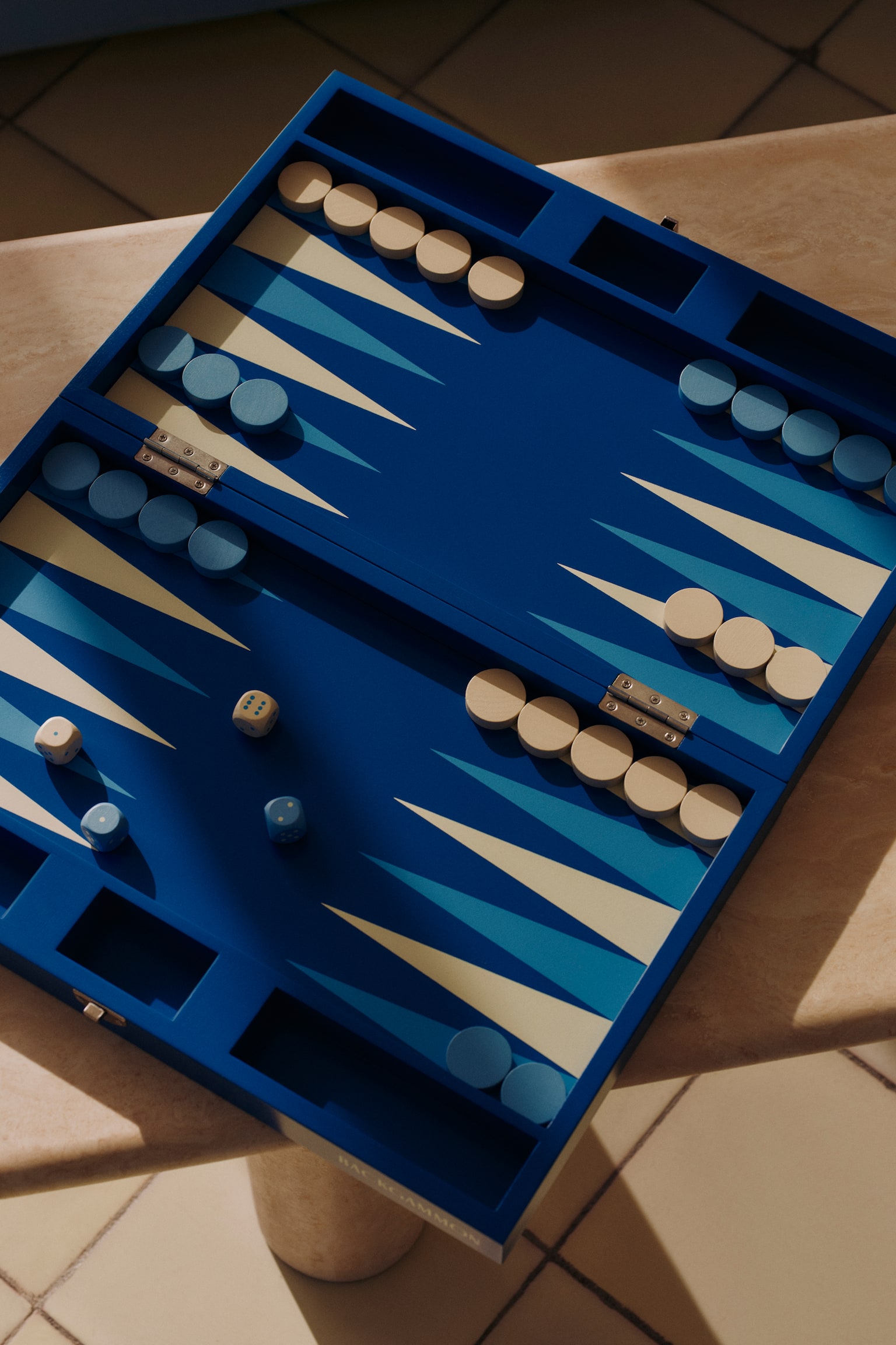 Wooden backgammon set - Blue/White/Black/Light beige - 6