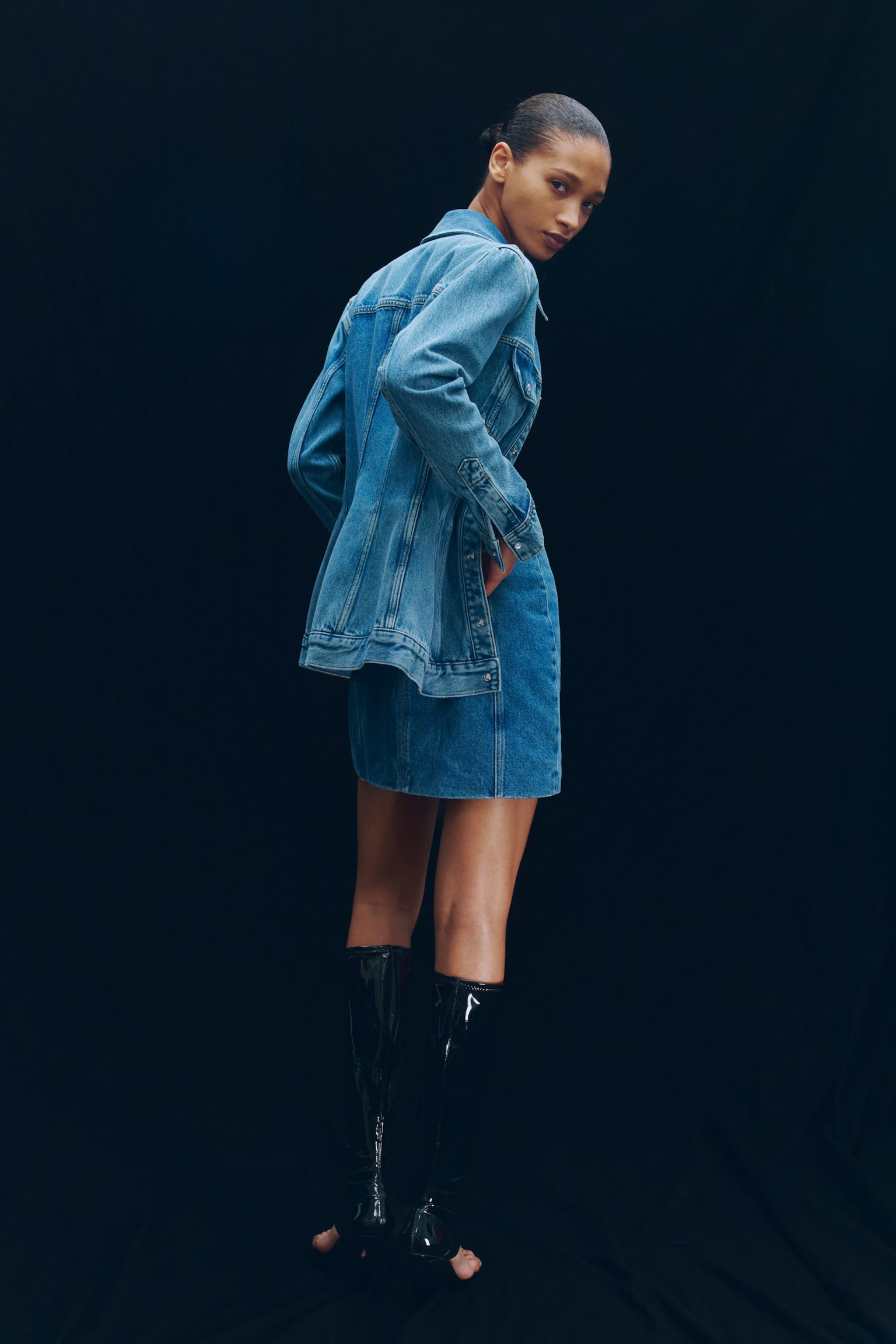 Женская юбка H&M Denim Mini, цвет: Светлый джинсовый синий — фото 5