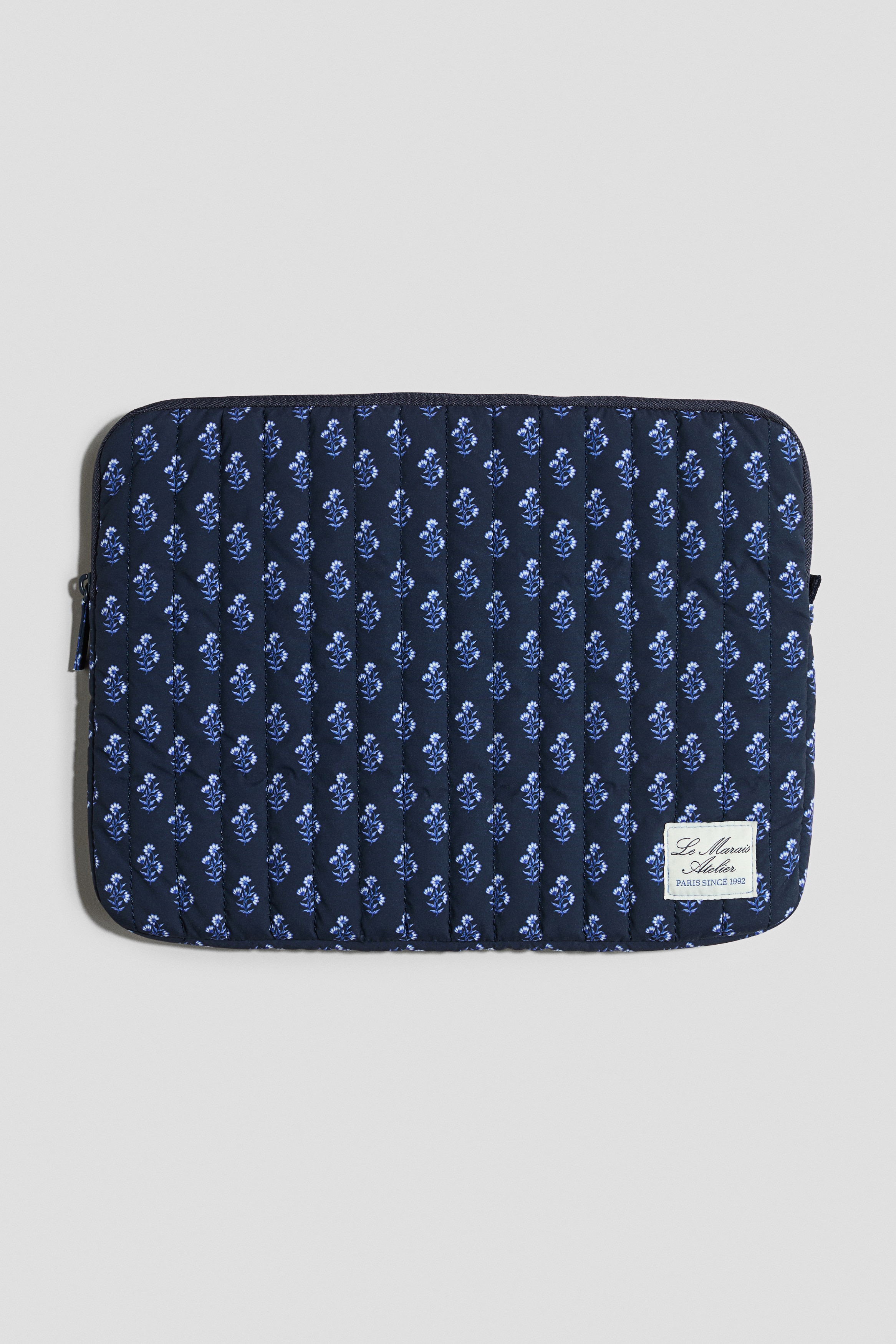 Printed laptop caseModel