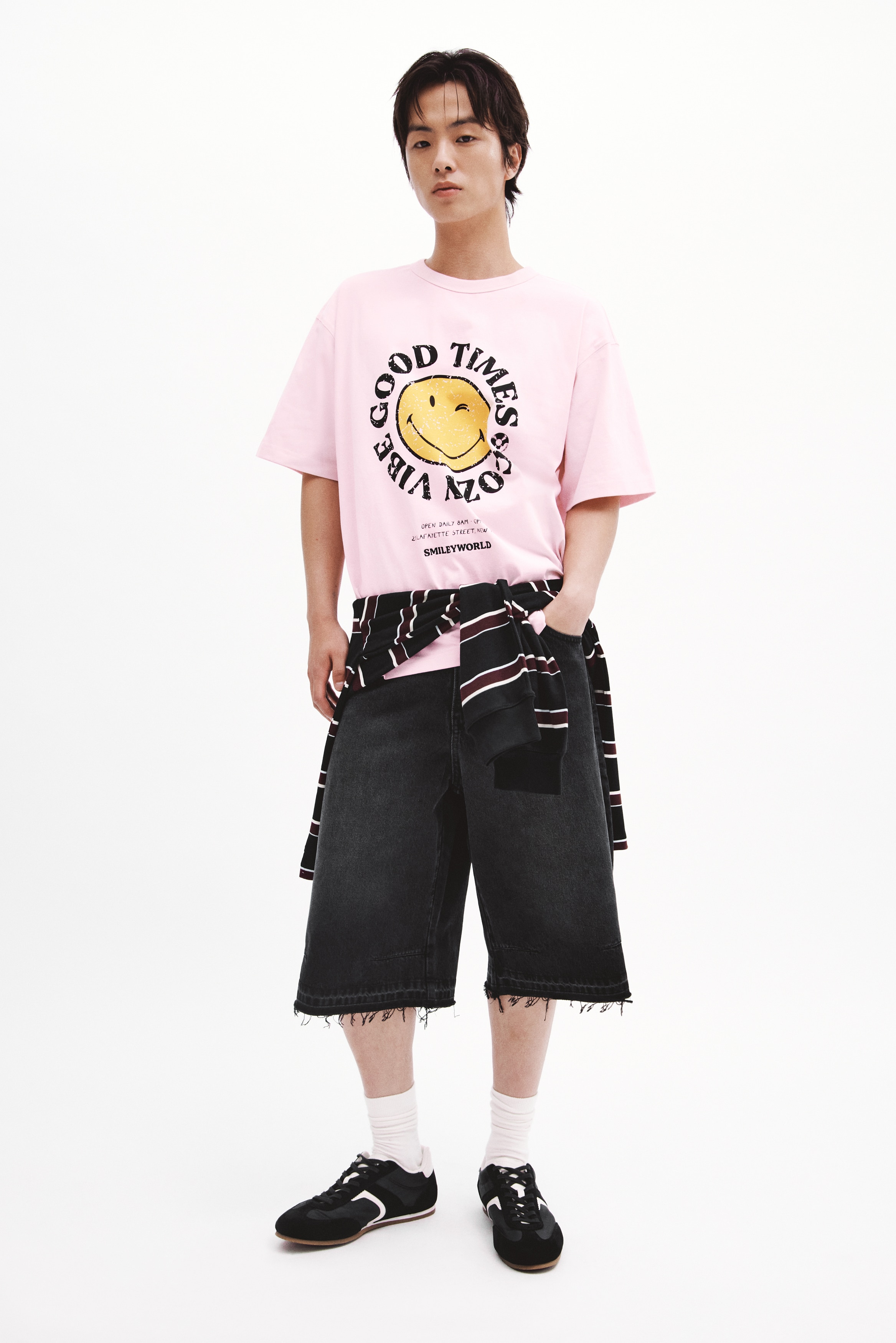 ルーズフィット プリントコットンTシャツ - ライトピンク／SmileyWorld®/ダークブラウン／SmileyWorld®/ホワイト／SmileyWorld®/グリーン／SmileyWorld®