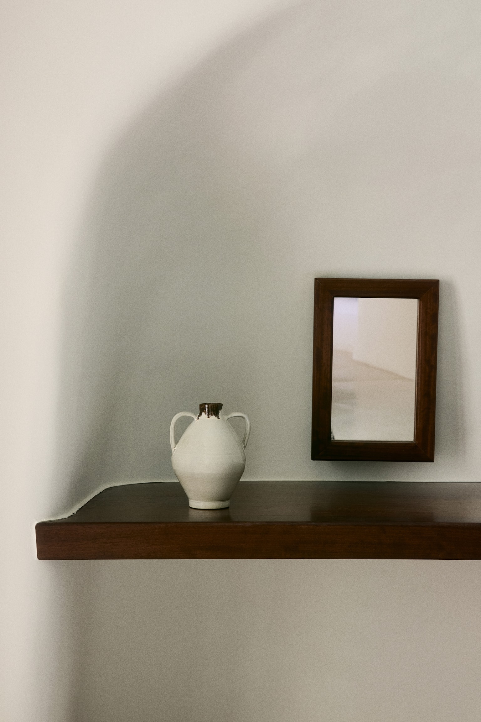 Terracotta Vase - White - 1