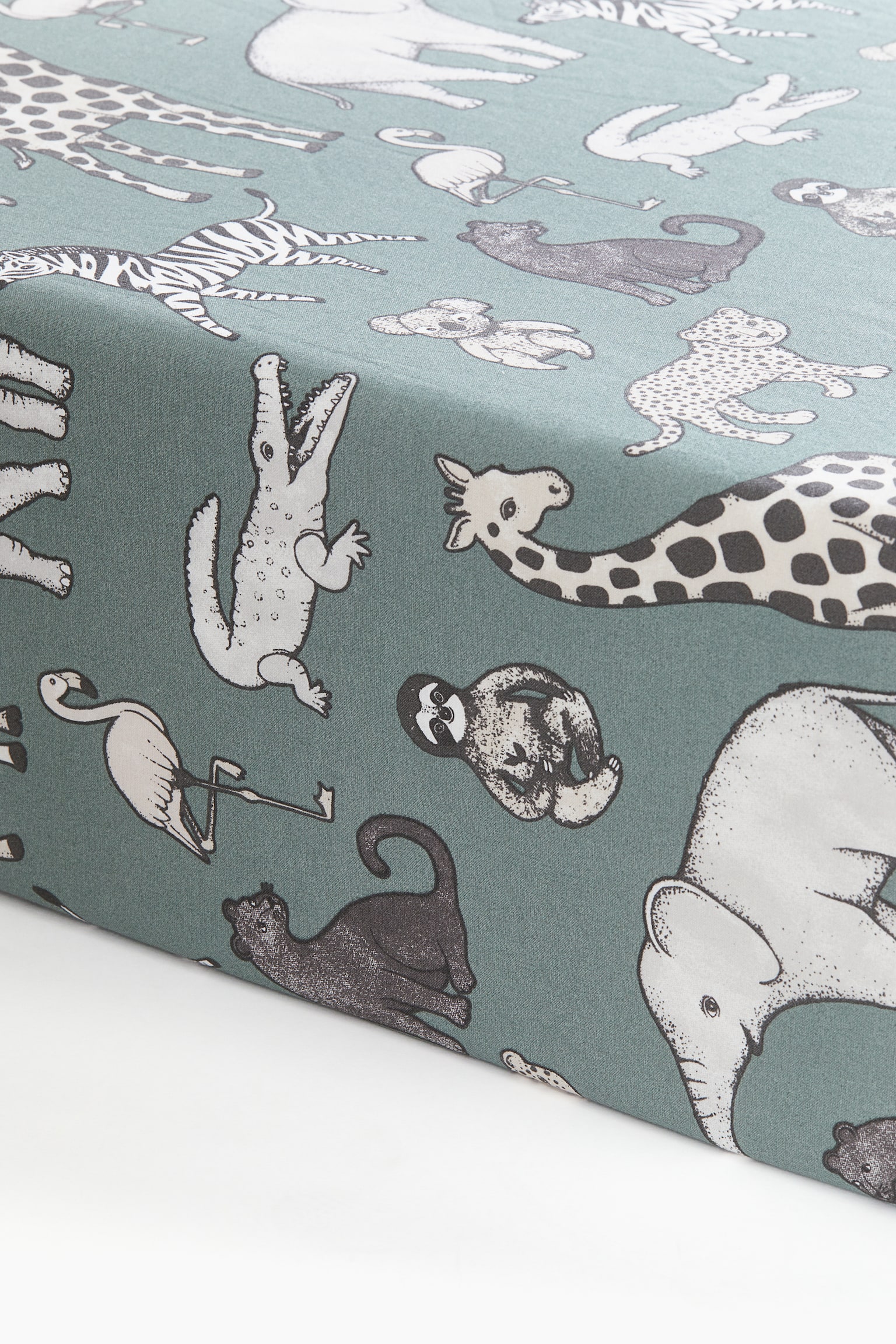 Patterned cotton fitted sheet - Dusty green/Animals/Old rose/Small flowers/White/Spotted/Light pink/Hearts/White/Rainbows/White/Floral/Light green/Dots/Light beige/Dinosaurs/Dark blue/Space motifs/Red/Striped/White/Hearts/Light green/Vehicles/Dark grey/Alphabet - 1