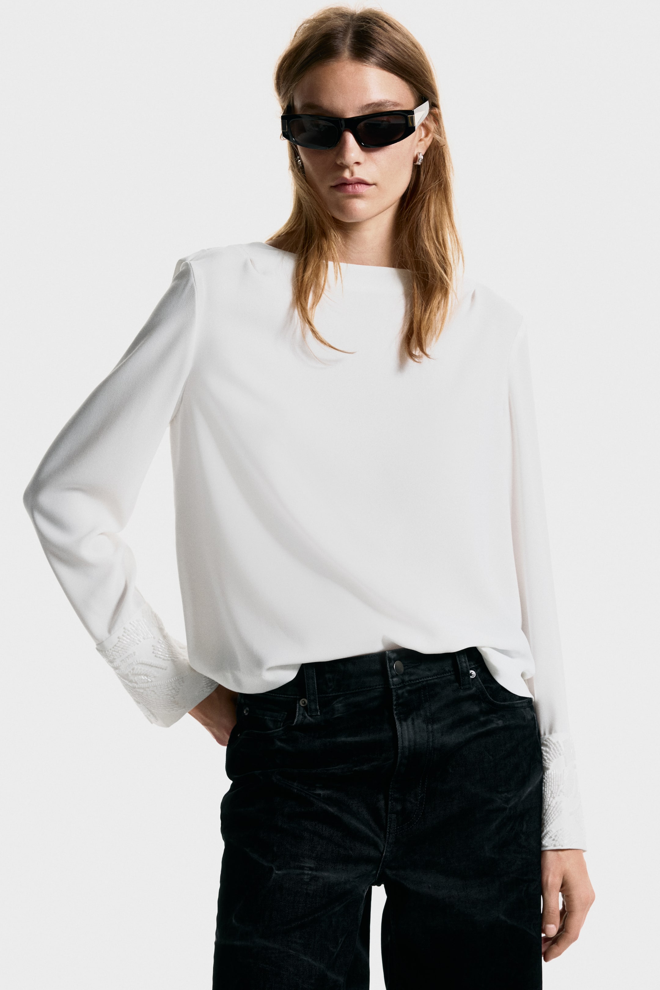 查看大圖: 珠飾刺繡垂領女衫 - White - Ladies | H&M HK 1