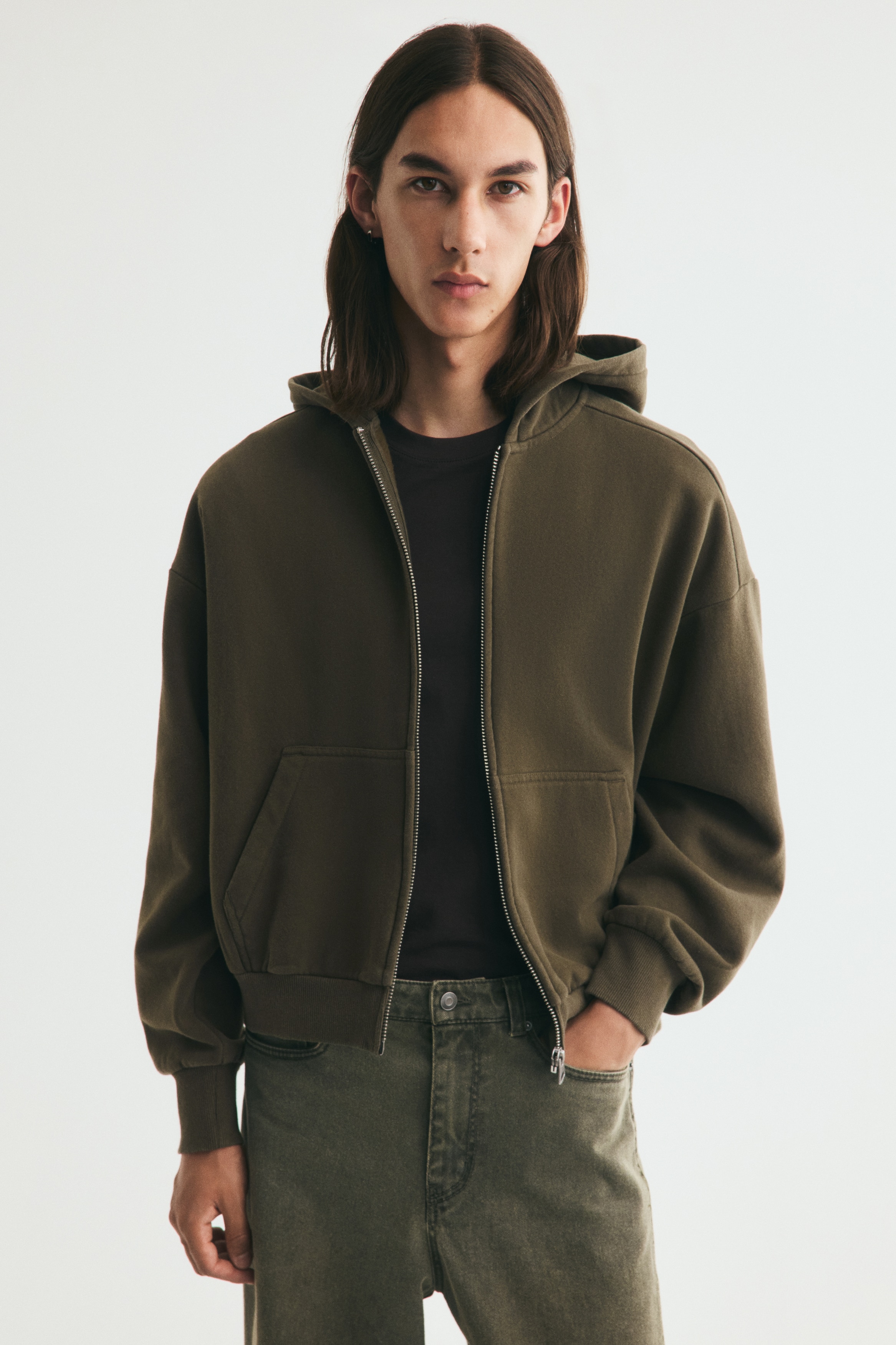 Oversized Fit Zip-through hoodieModel