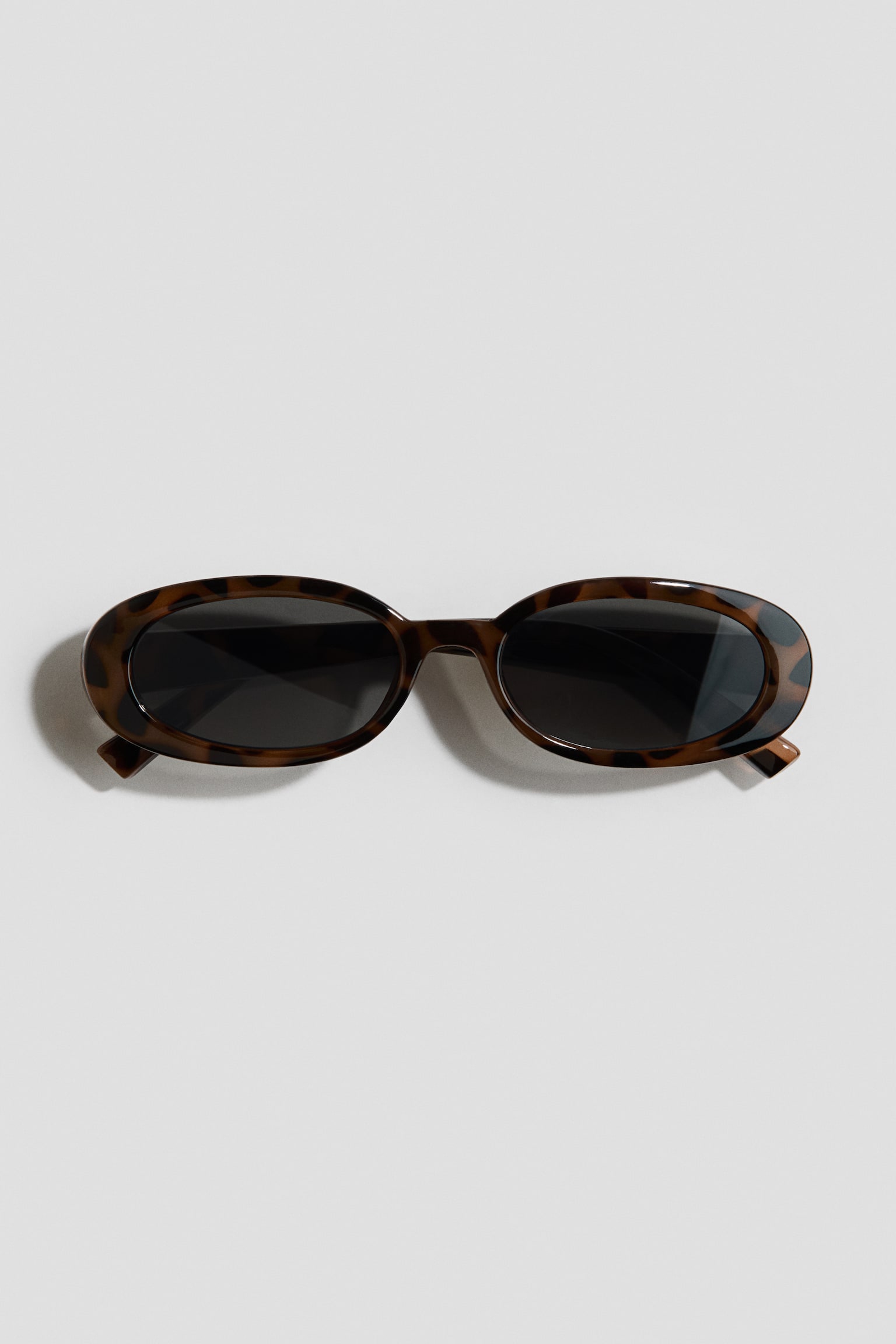 Oval sunglasses - 1