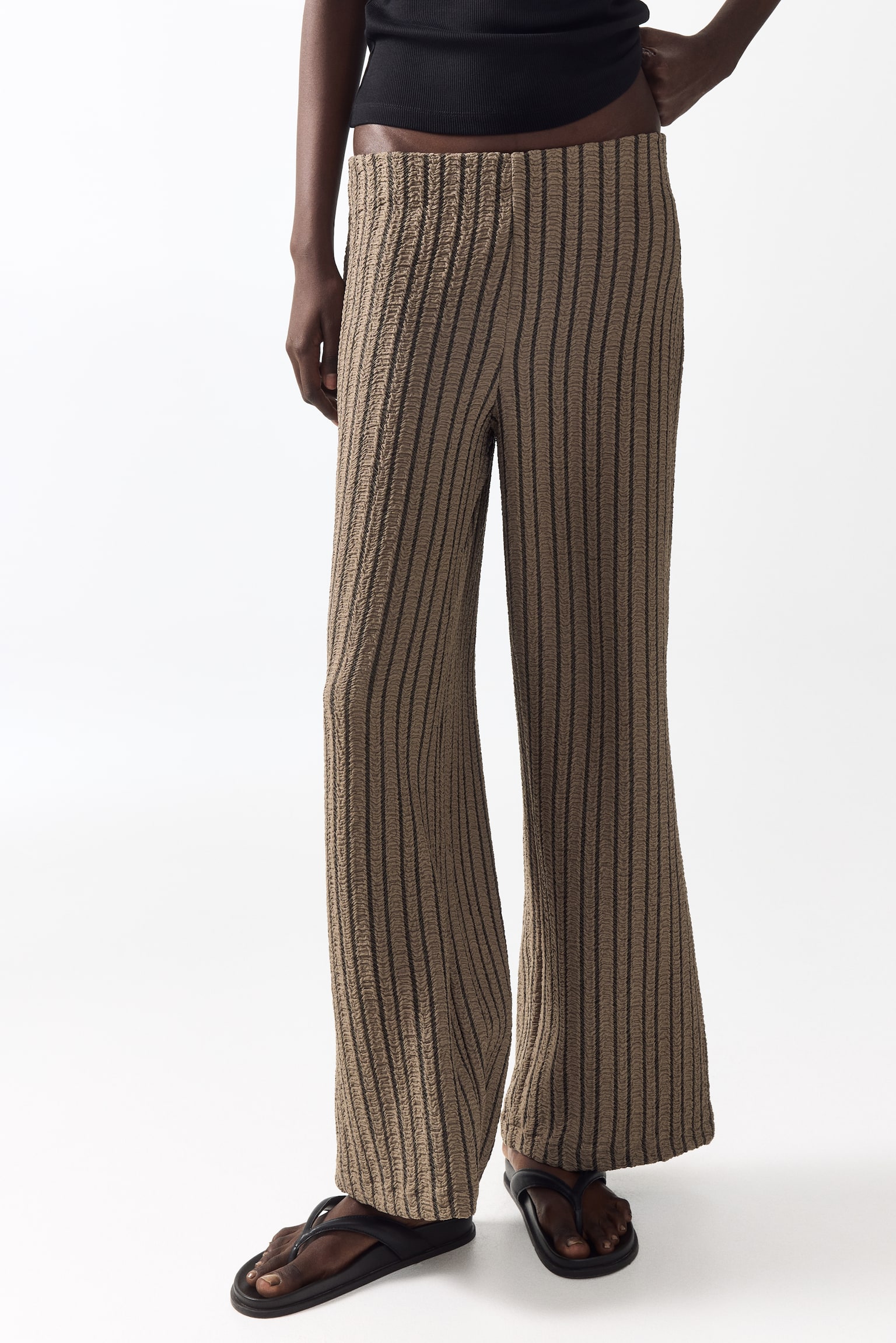 Wide crinkled trousers - 6