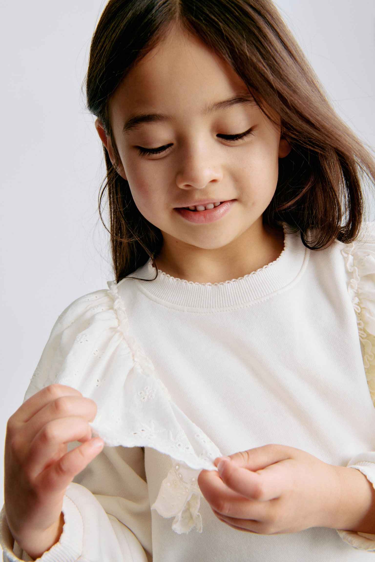 Áo nỉ viền diềm nhún - Màu trắng/Màu xanh bạc hà - 3