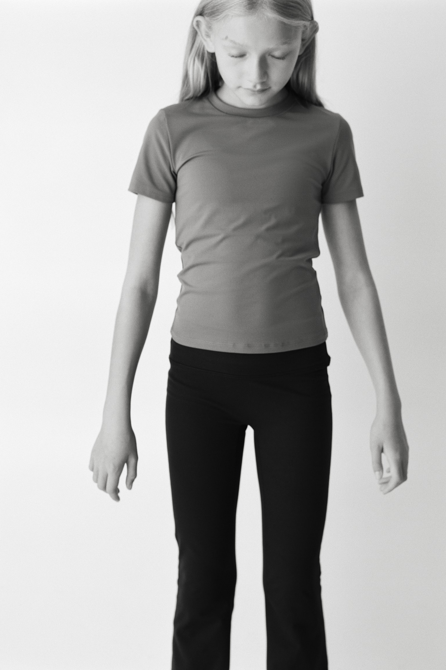 Детские леггинсы H&M Move Low Flared Yoga with SoftMove™, цвет: Чёрный — фото 3