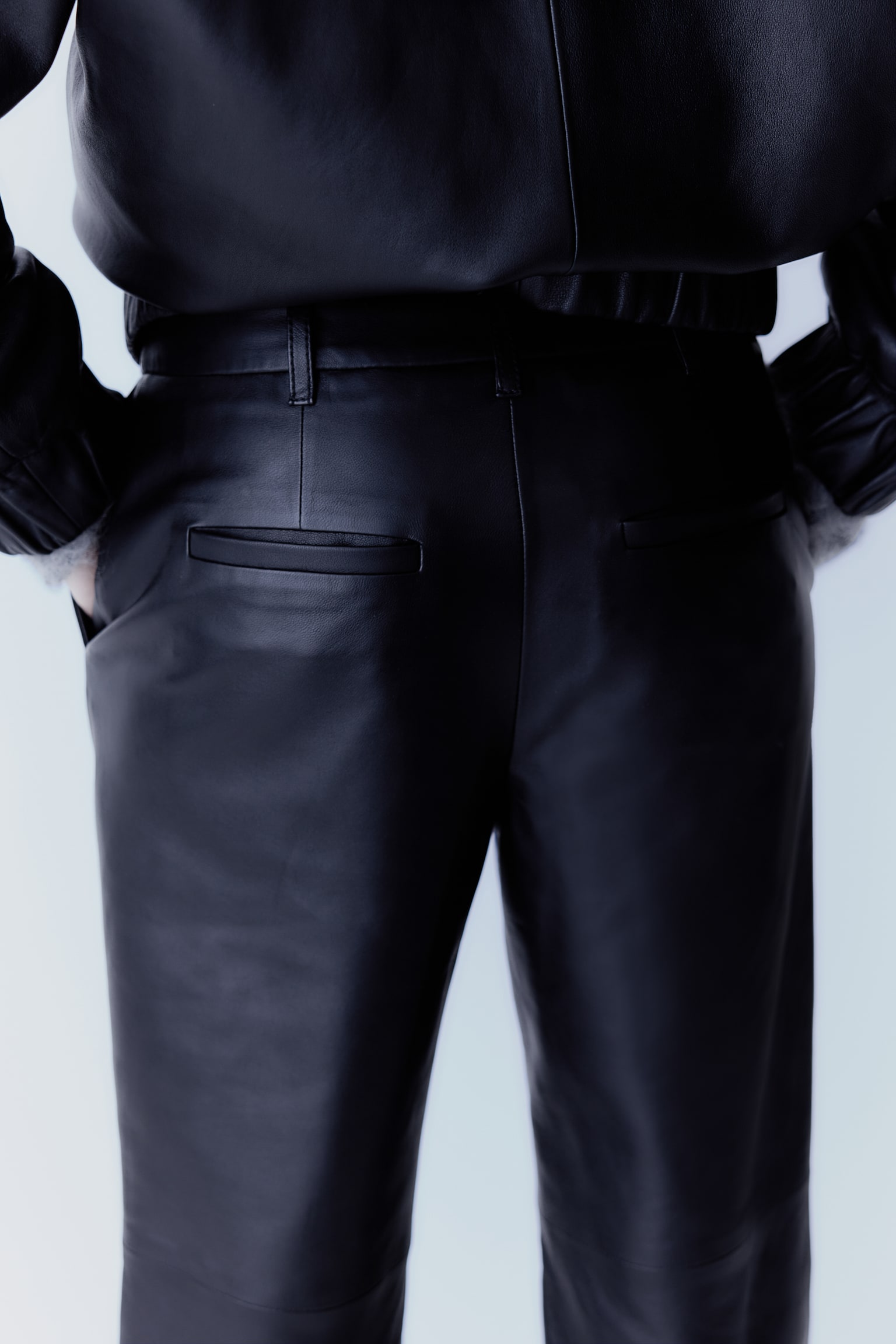 Slit-hem leather trousers - Black - 5