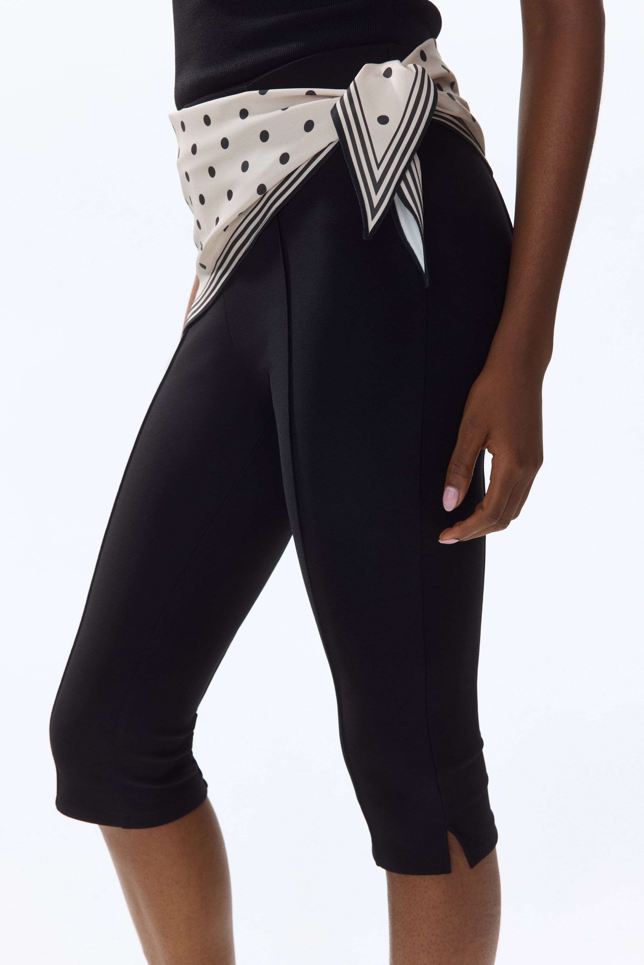 Scarf-Detail Capri Leggings