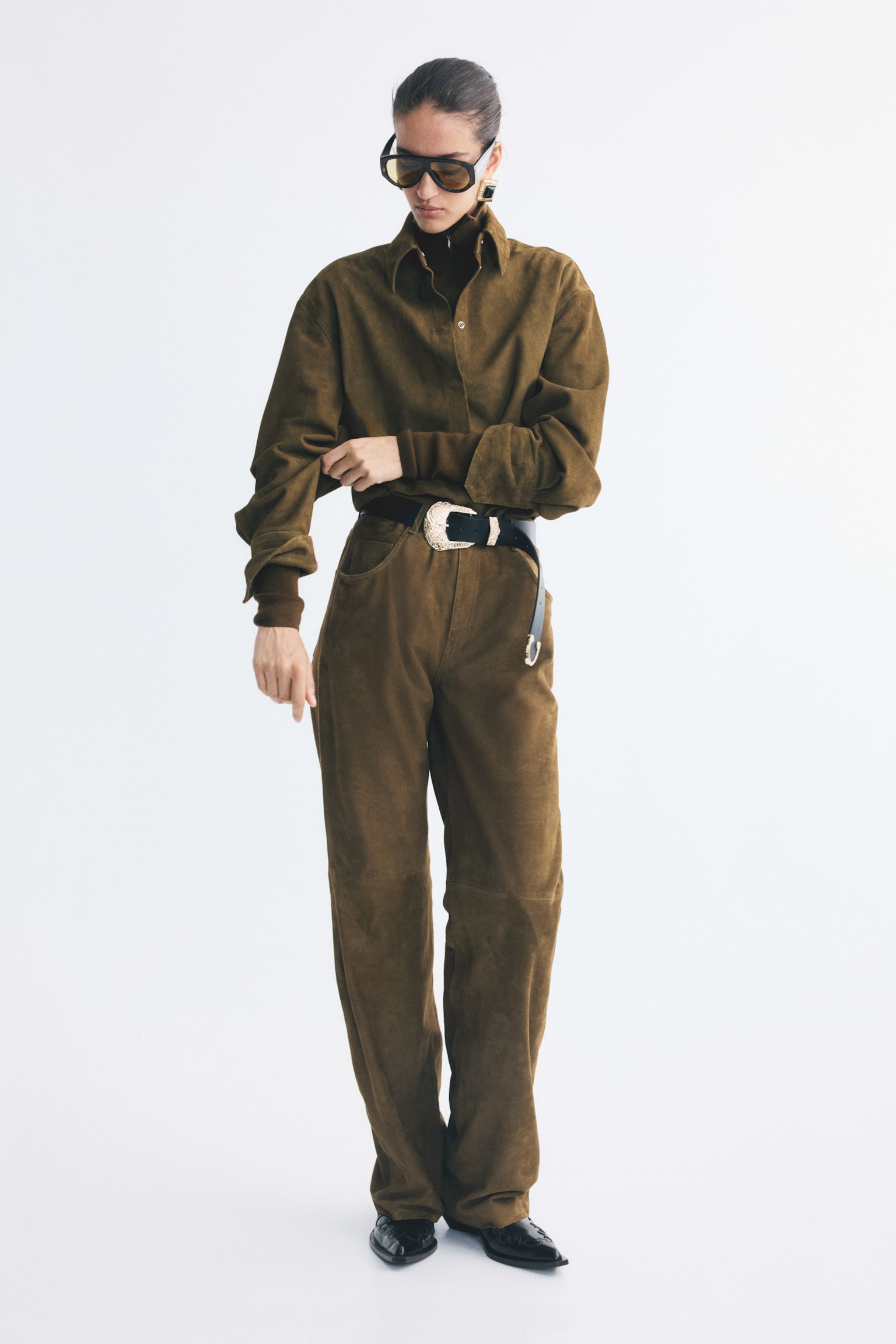 Женская рубашка H&M Oversized Suede, цвет: Хаки зелёный — фото 3