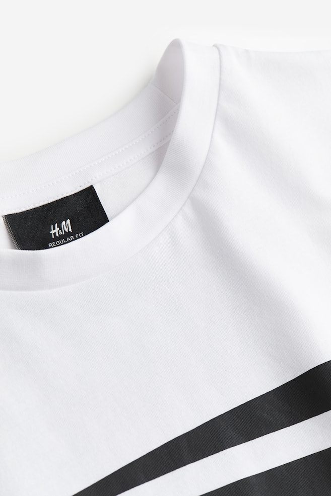 T-Shirt mit Print Regular Fit - Weiß/Anywhere/Braun/285 - 8