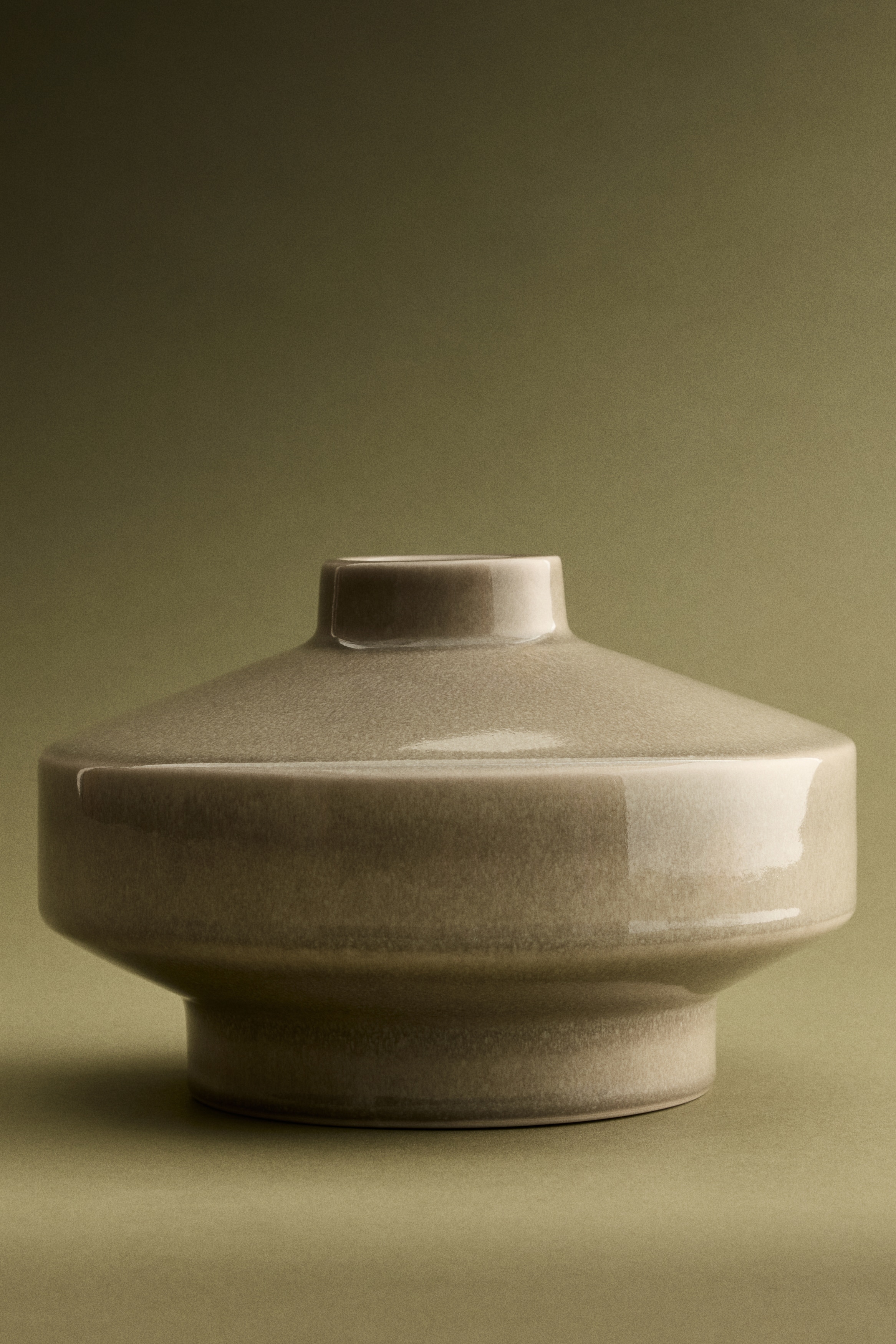 Small Reactive-Glaze Stoneware Vase - Khaki beige/Light pink