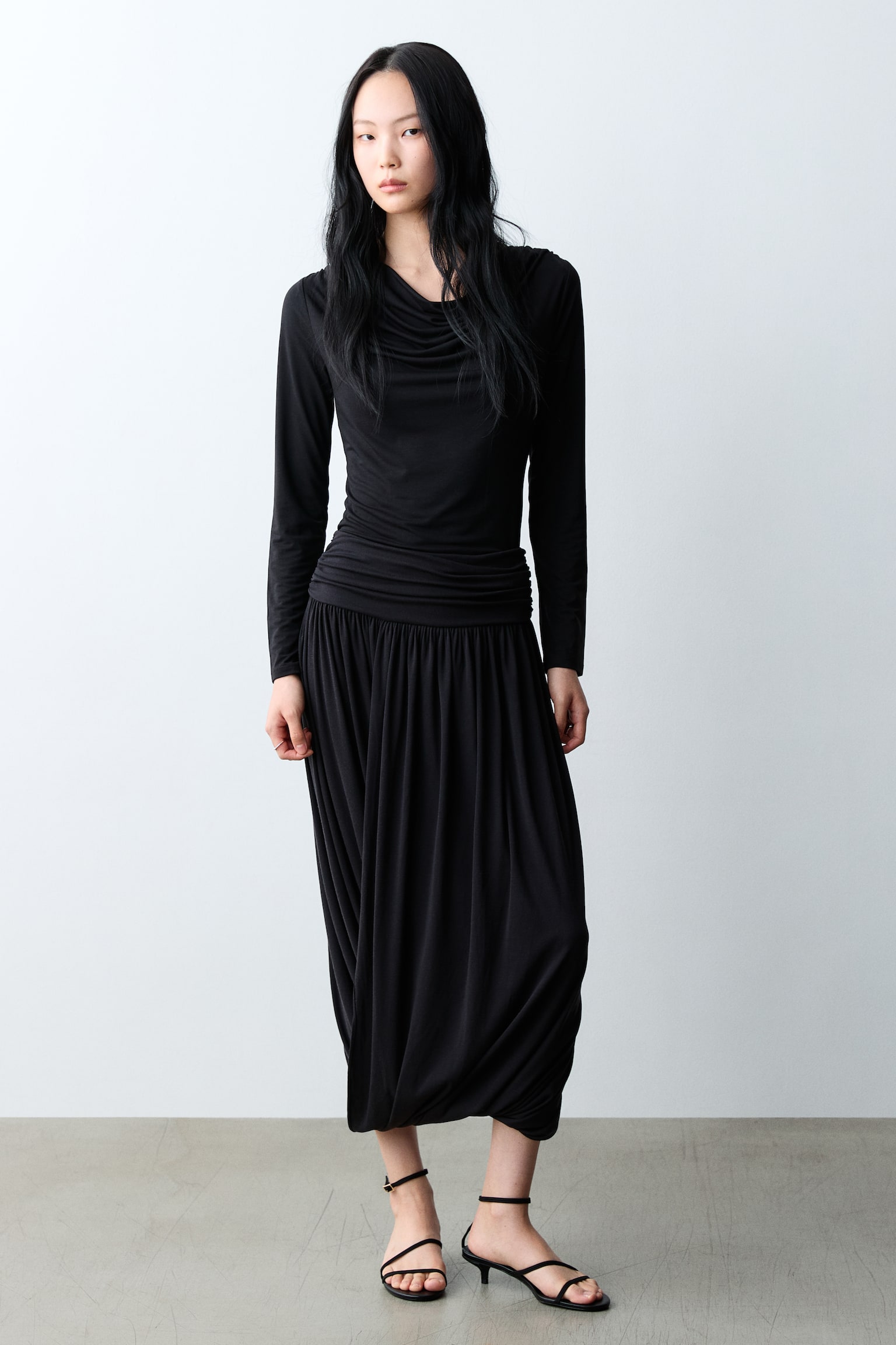 垂墜感中長裙 - 黑色 - 2