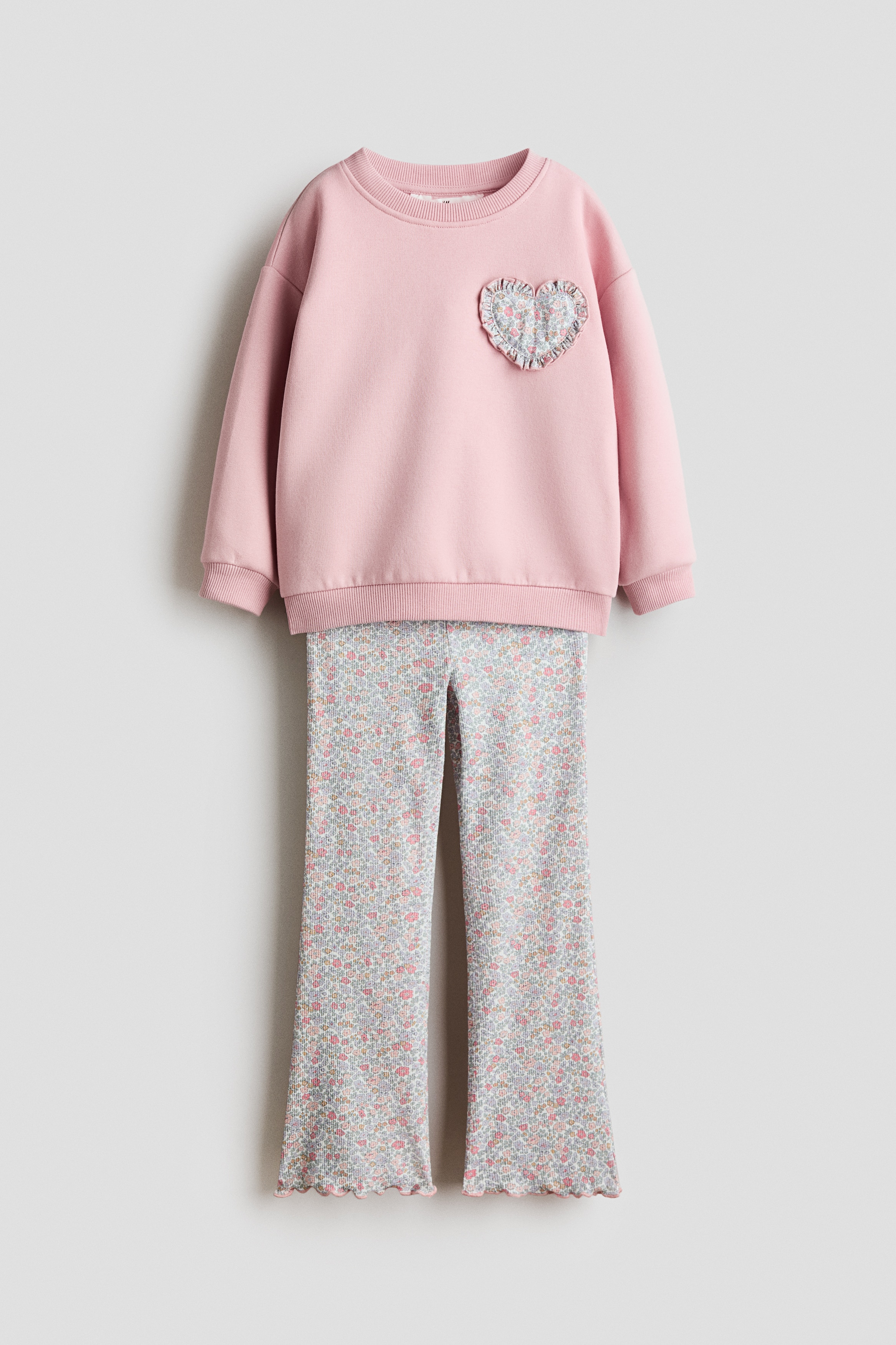2-Piece Sweatshirt and Leggings SetModel