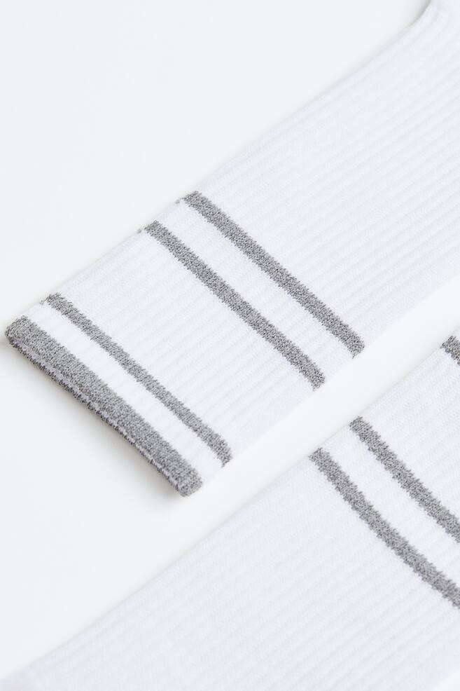 Reflective sports socks - White/Striped - 2