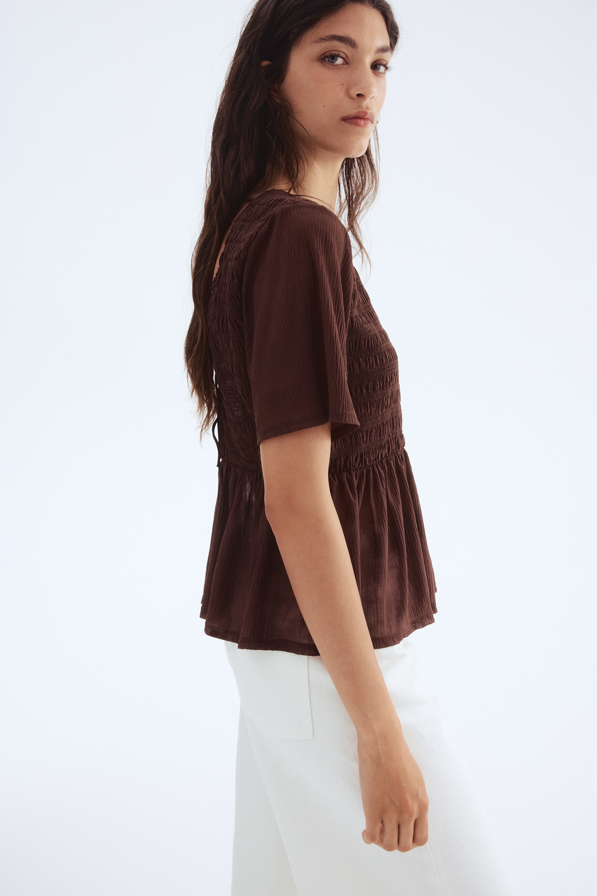 シャーリングペプラムトップス - ダークブラウン - レディース | H&M JP