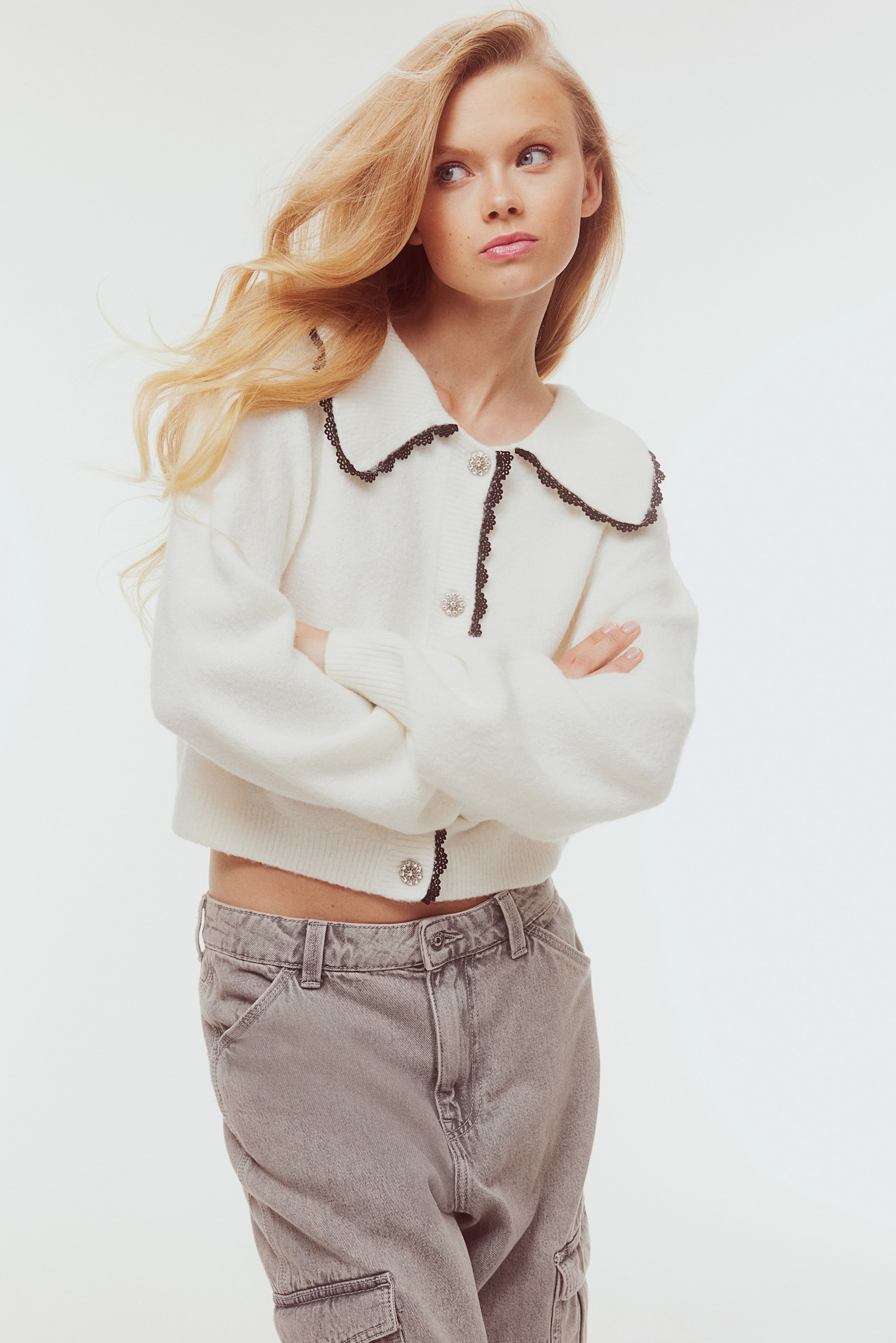 Peter Pan-collared cardigan - Long sleeve - Cropped - White - Ladies ...