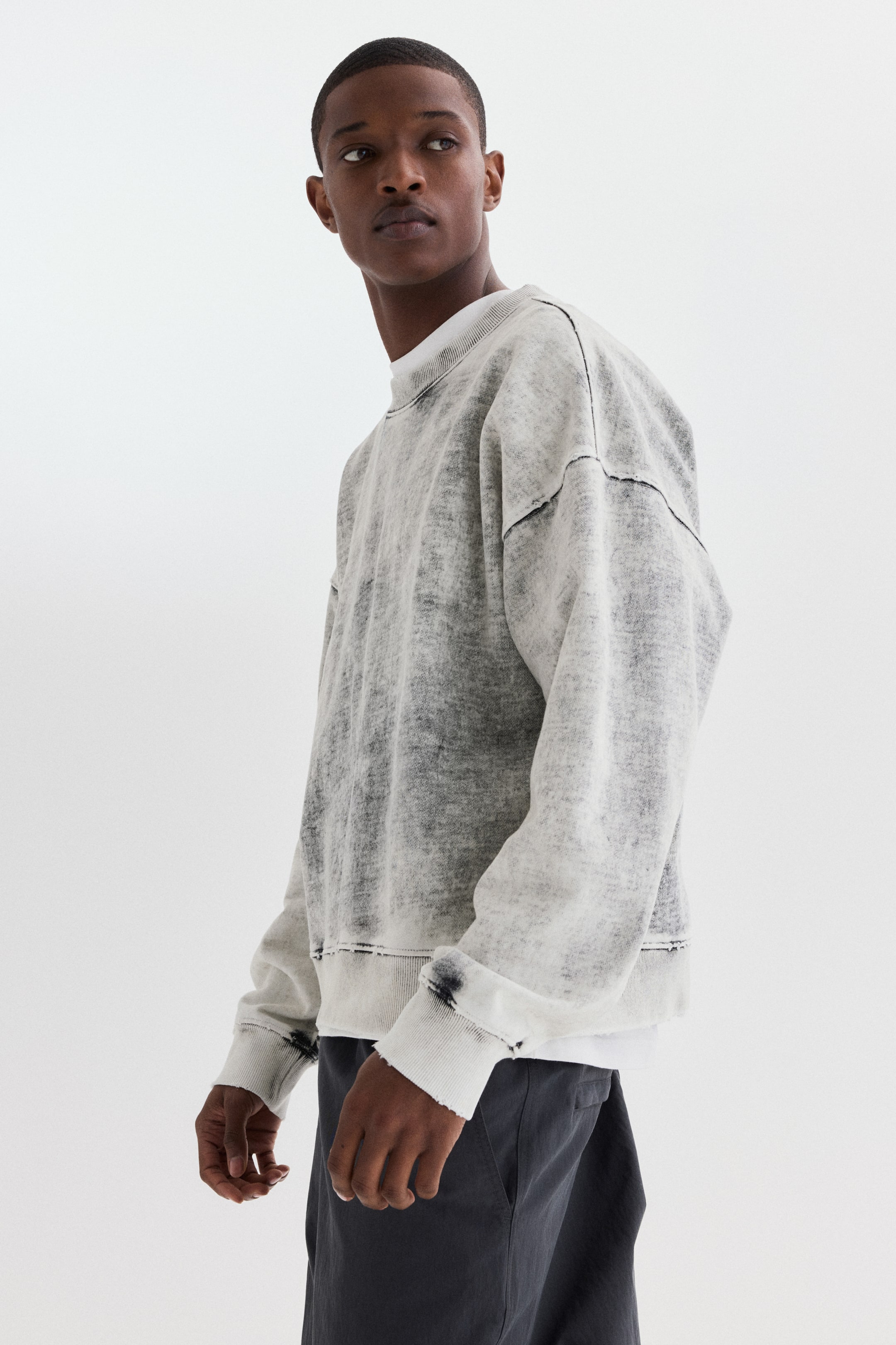 Oversized-Fit Washed Sweatshirt