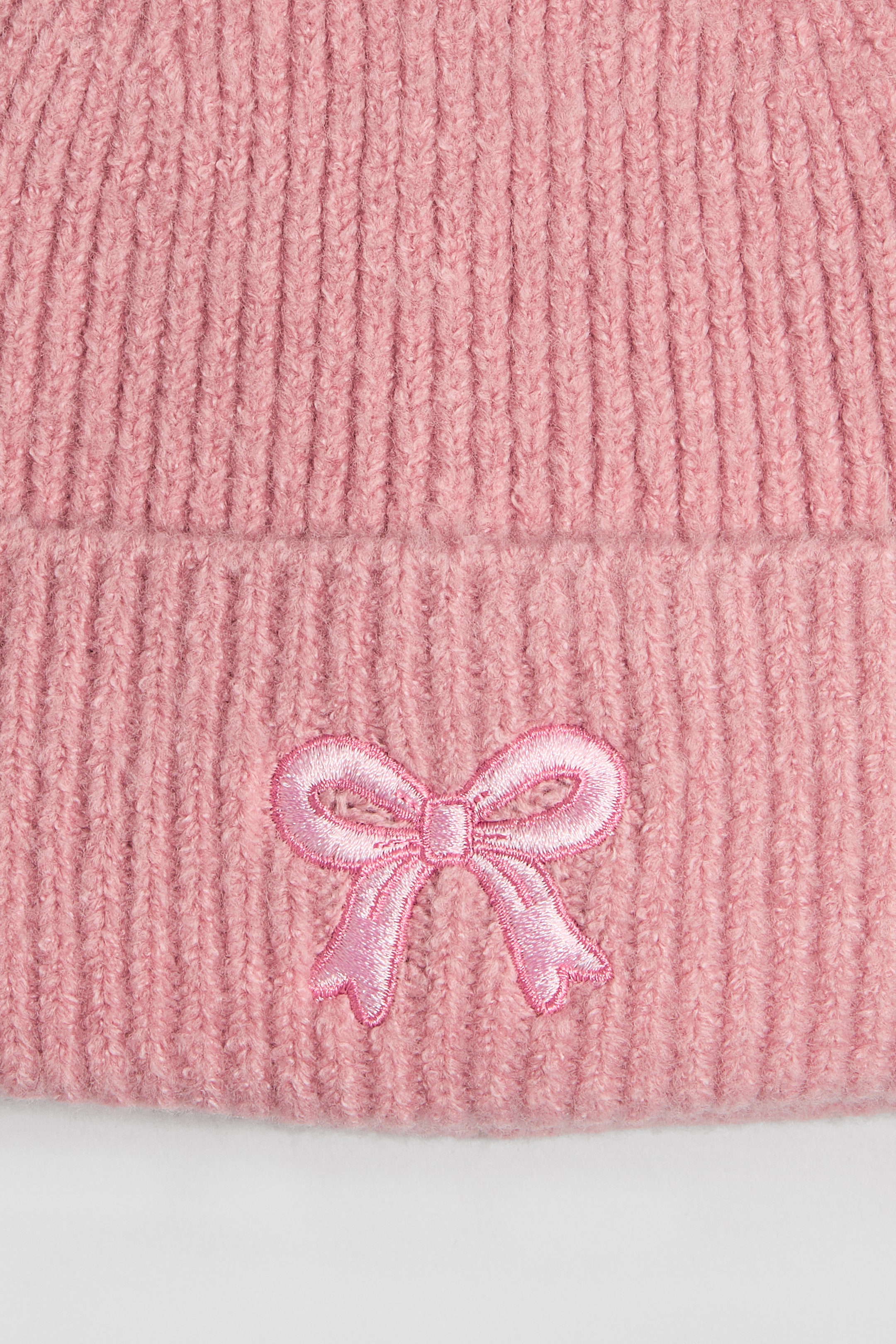 Bonnet en tricot côtelé