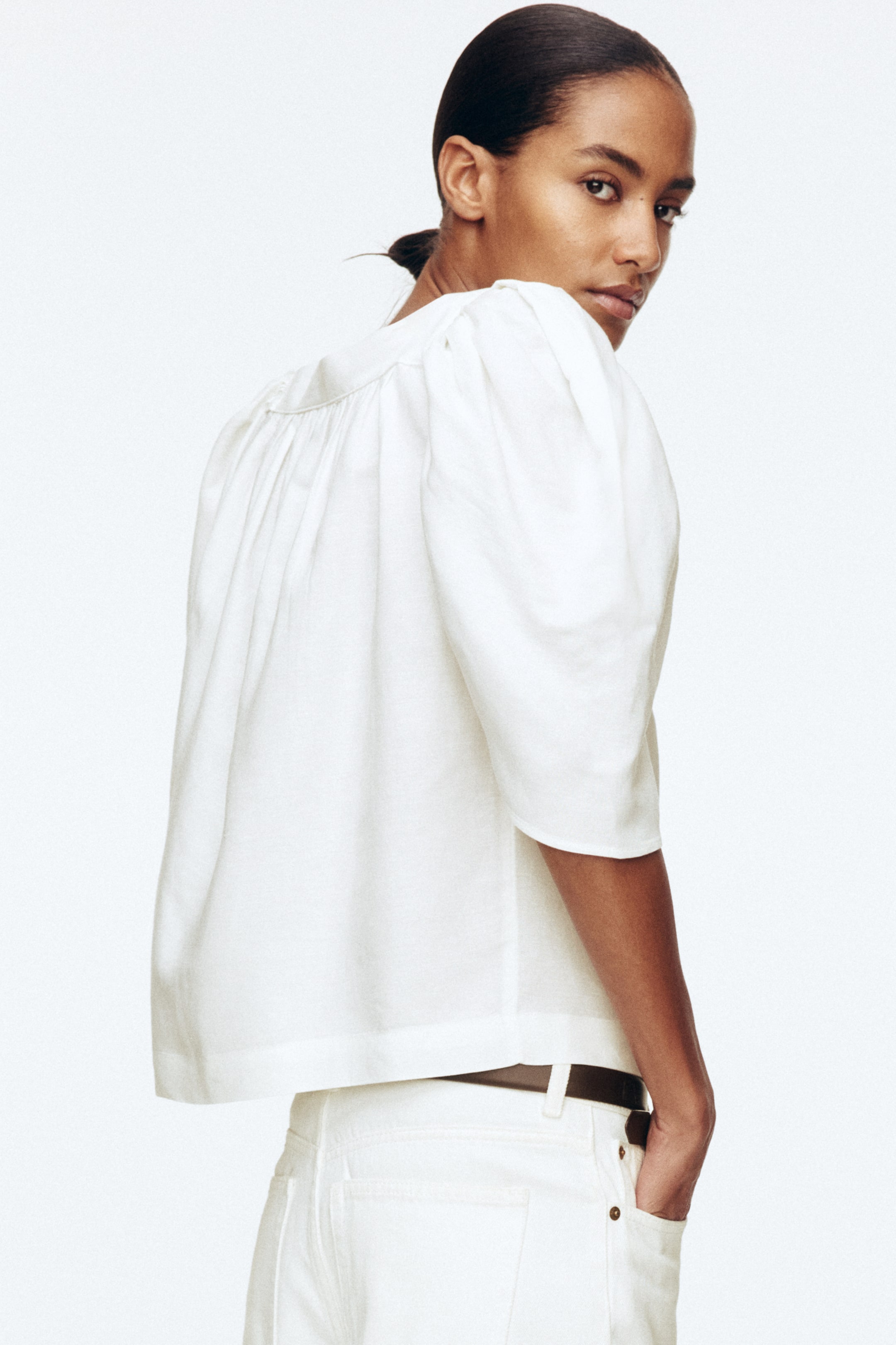 View larger image: Linen-blend blouse - White - Ladies | H&M HK 1