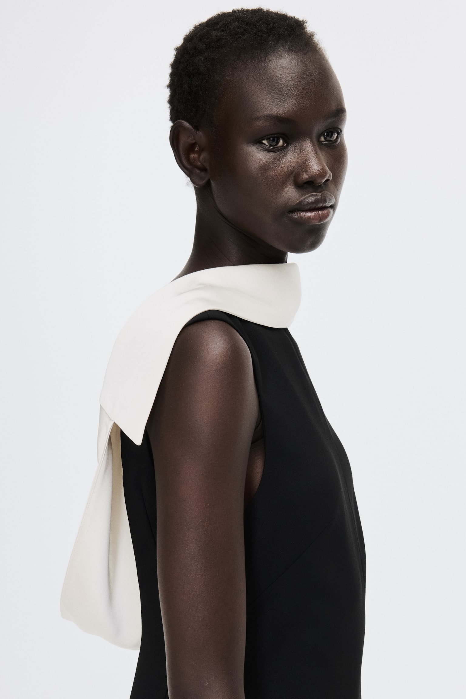 Open-back dress - Black/White - 6