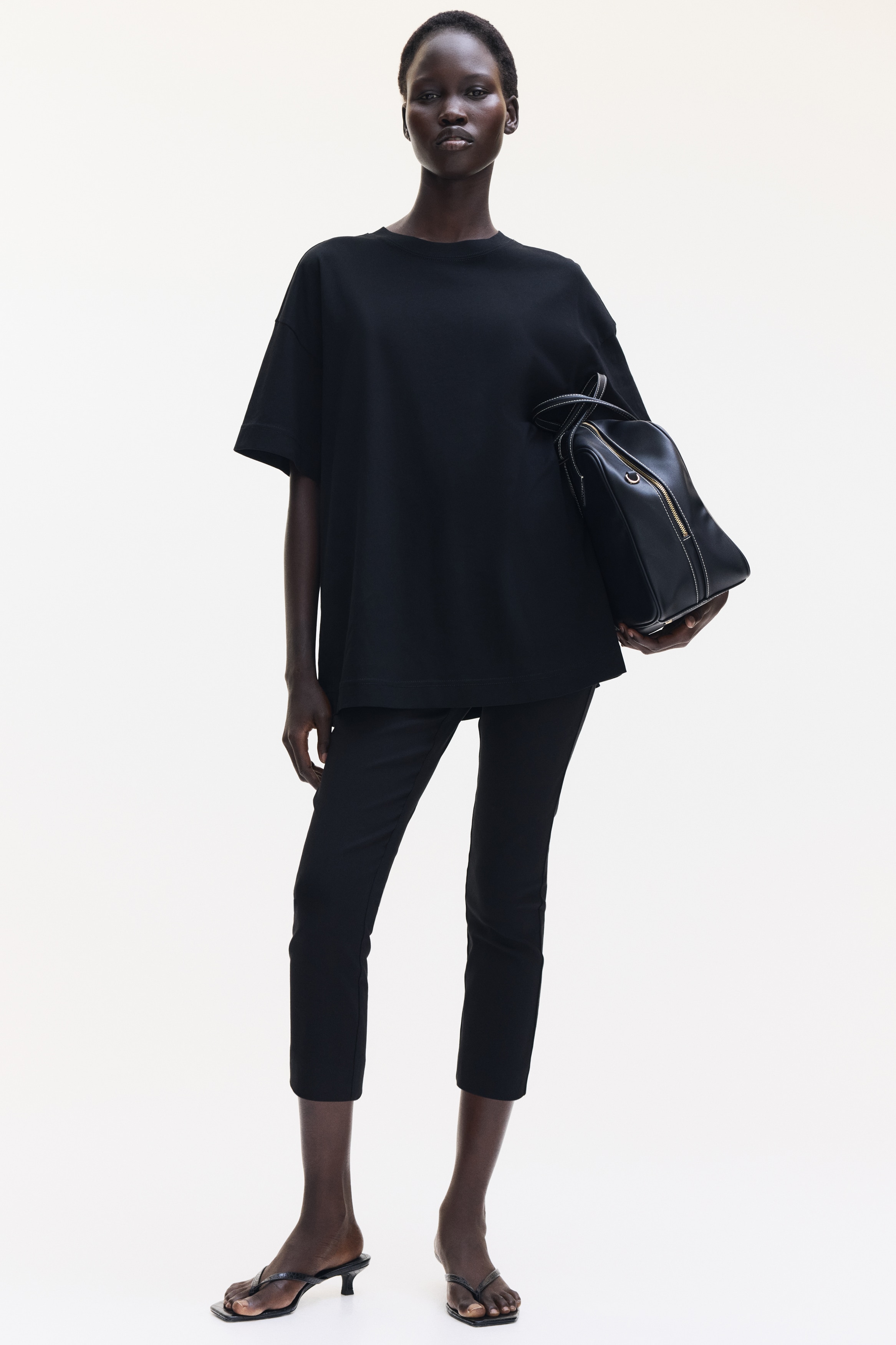 Ladies - Black Oversized T-shirt - Size: XS  - H&M