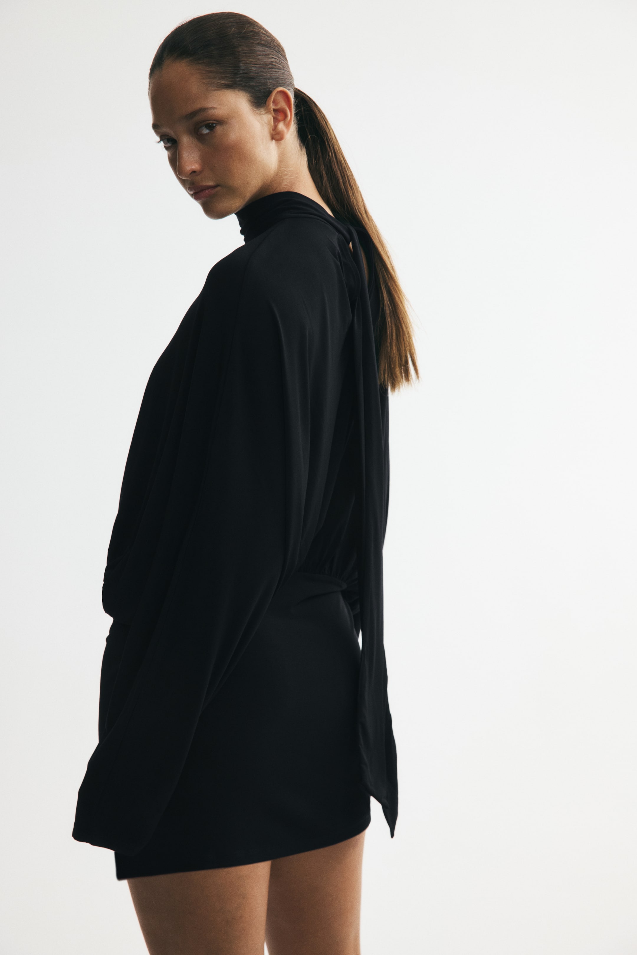 Женские платья H&M Batwing-Sleeved Tie-Detail Dress — фото 3