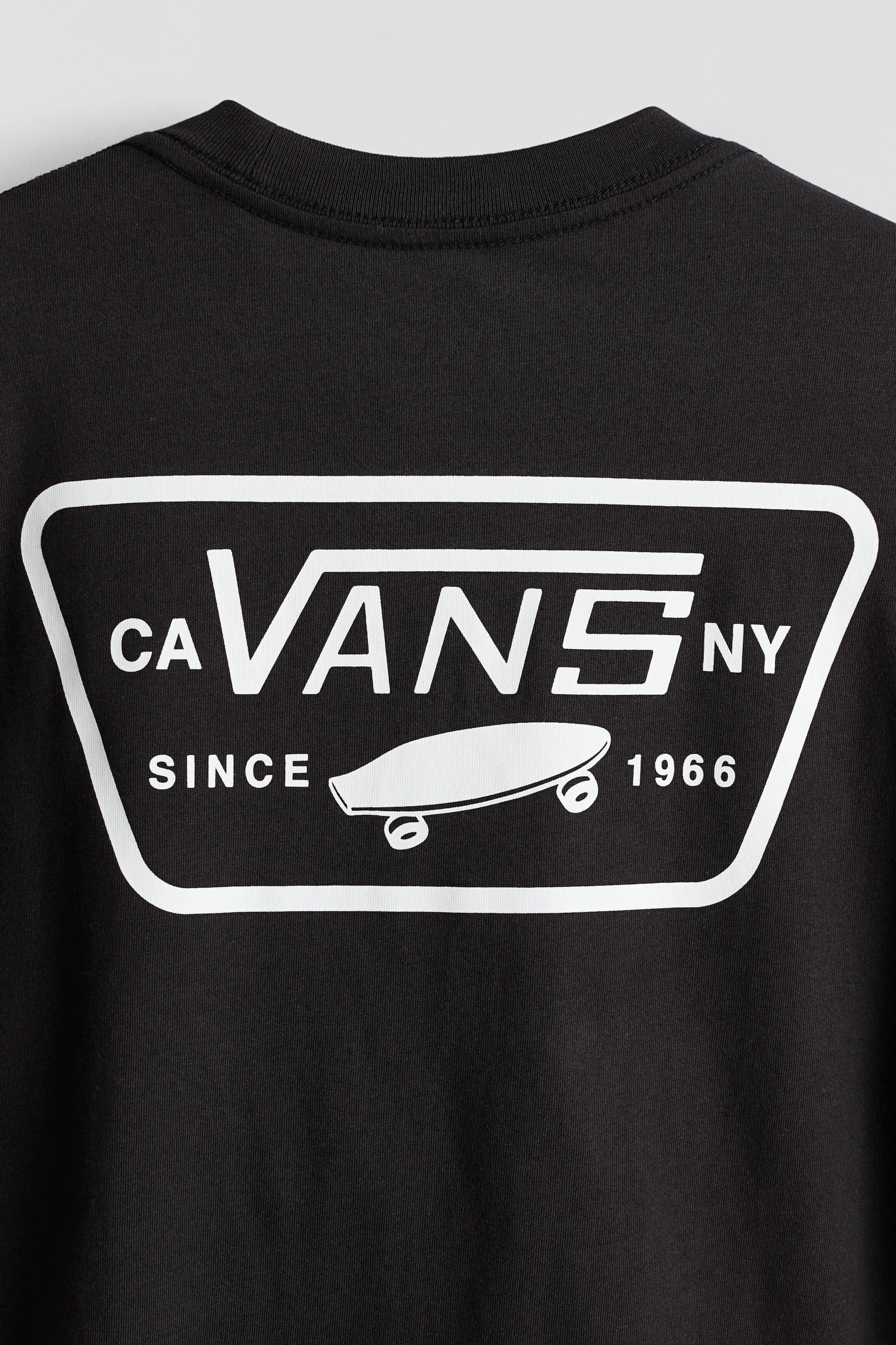 Visa större bild: Full Patch T-shirt - Black Dark - Vans - BARN | H&M FI 2