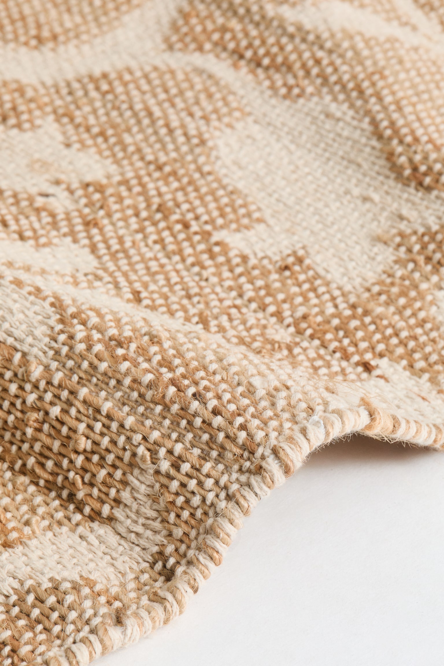 Floral jute-blend rug - בז‘ בהיר/פרחוני - 3