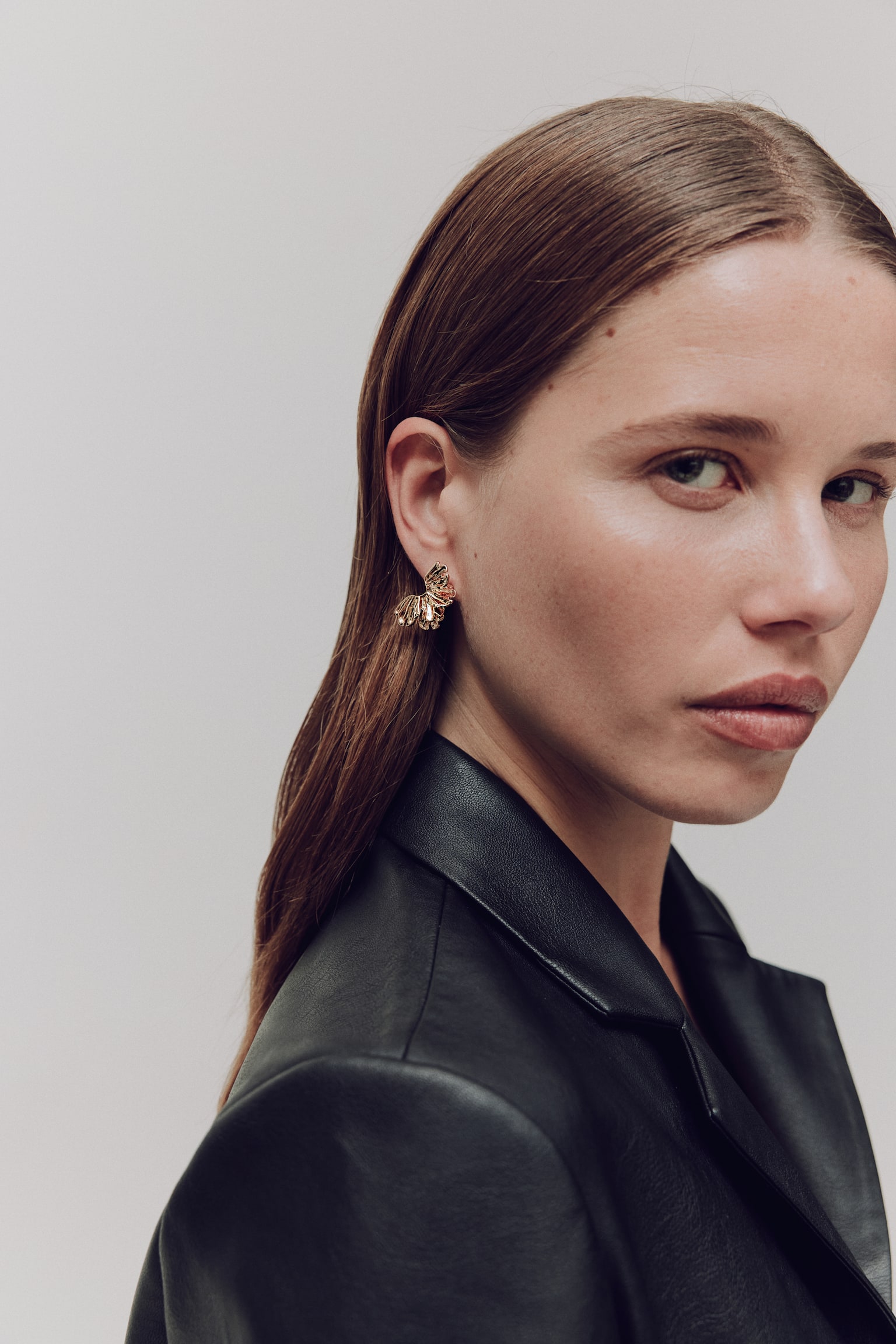 Petal-Shaped Earrings - Gold-colored - 5