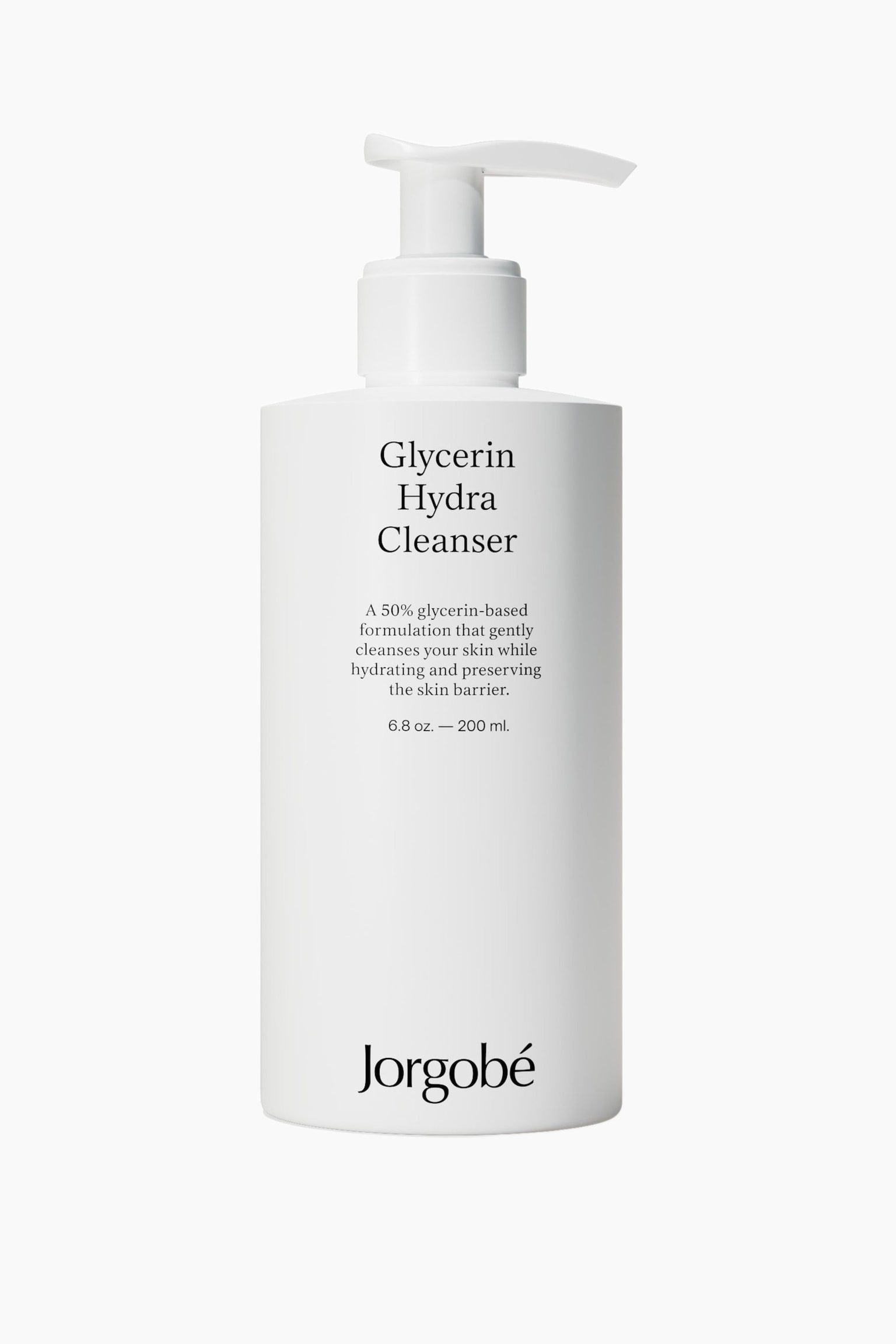 Valkoinen, sylinterinmuotoinen JorgobÃ© Glycerin Hydra Cleanser -pullo seisoo pystyasennossa eteenpÃ¤in suunnattuna, ja siinÃ¤ on yhteensopiva valkoinen pumppuannostelija. Pullossa on mustaa tekstiÃ¤, joka esittelee tuotteen nimen, 50-prosenttisen glyseriinipohjaisen koostumuksen keskeiset hyÃ¶dyt sekÃ¤ 6,8 unssin tilavuuden. - 1
