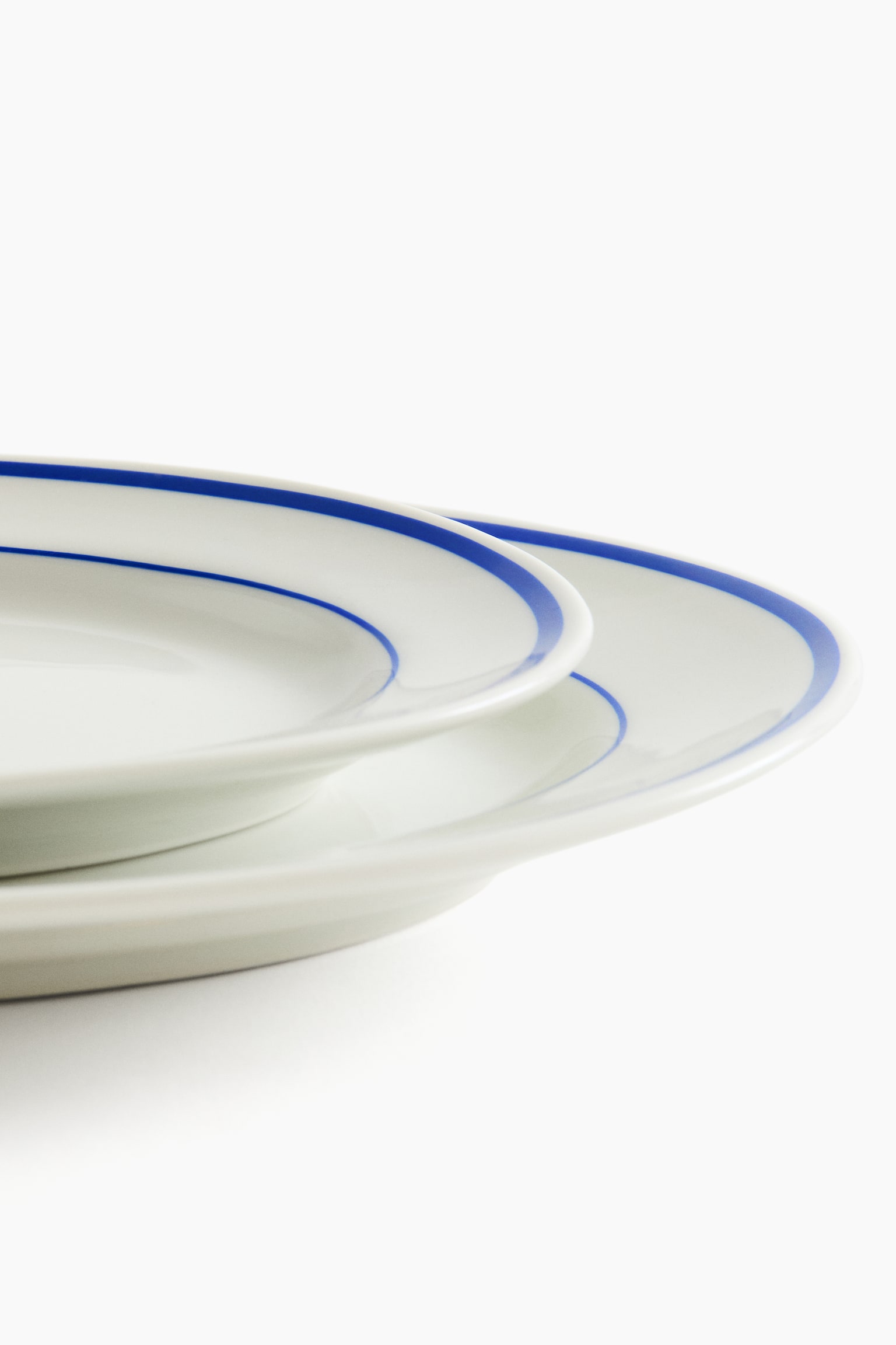 2-pack porcelain serving plates - White/Blue/White/Black/White/Red - 5