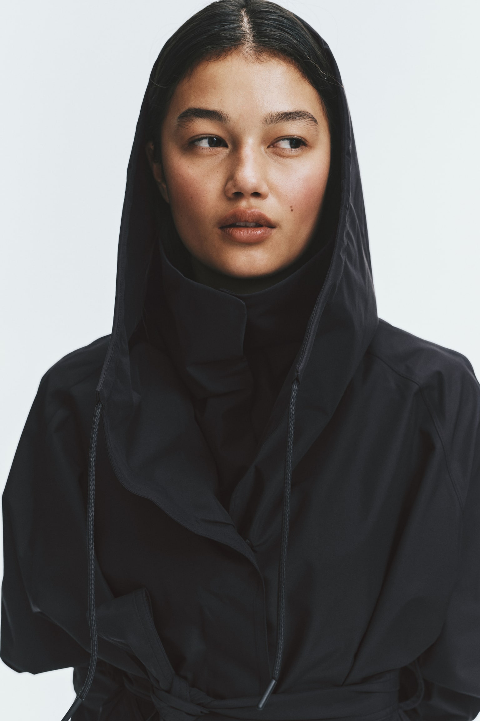 Женские куртки H&M Raincoat with StormMove™, цвет: Чёрный — фото 3