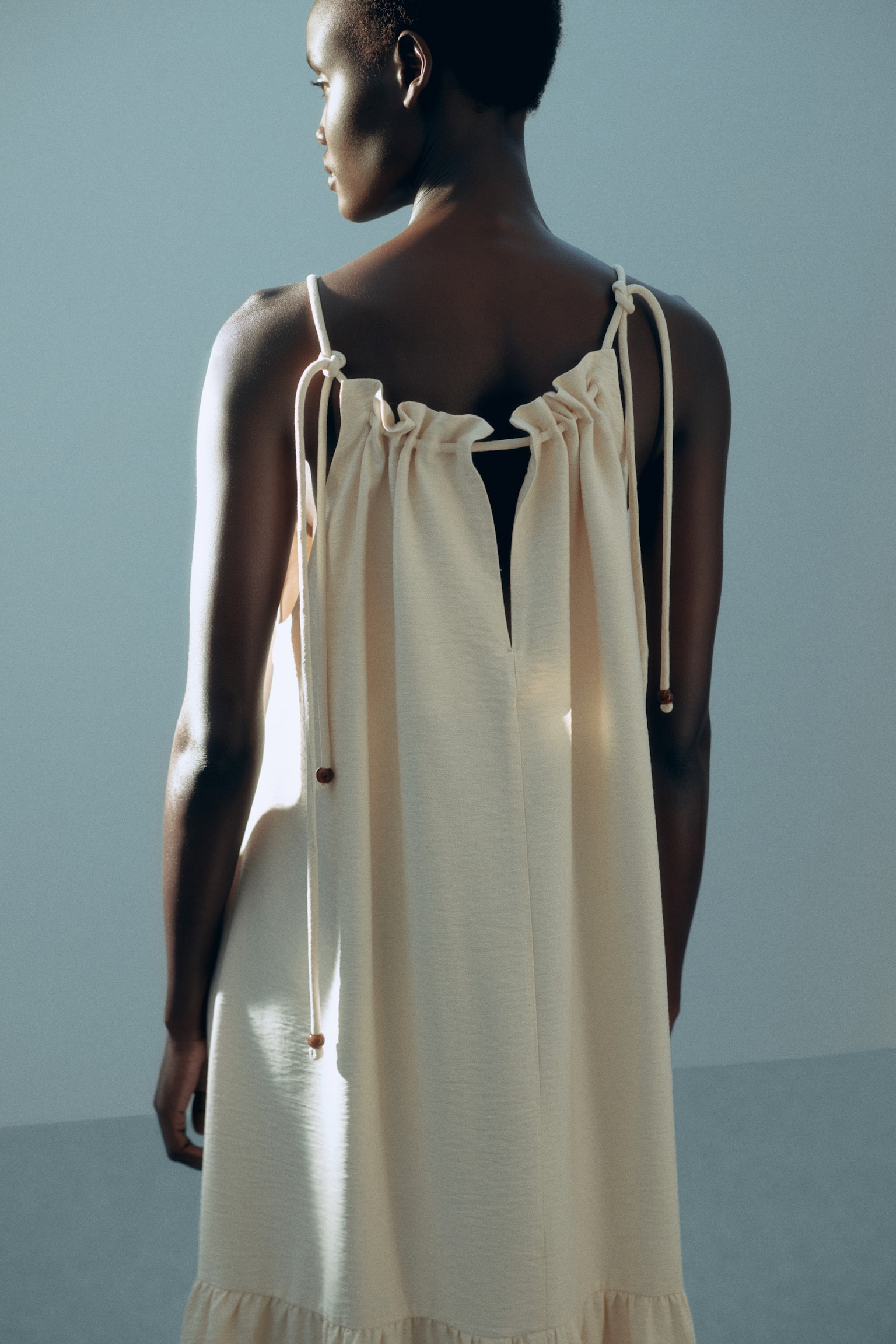 שמלה ארוכה עם כתפיות נקשרות - בז' בהיר - 4