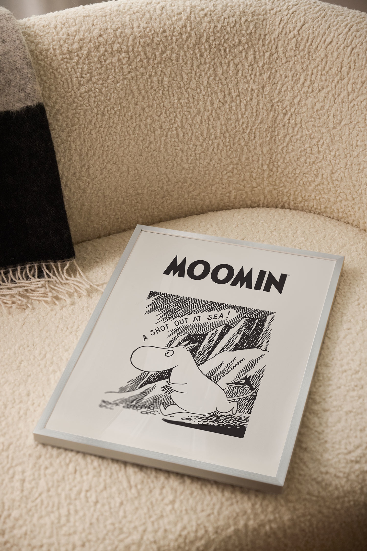 Moomin A Shot Out At Sea Plakat - Sort