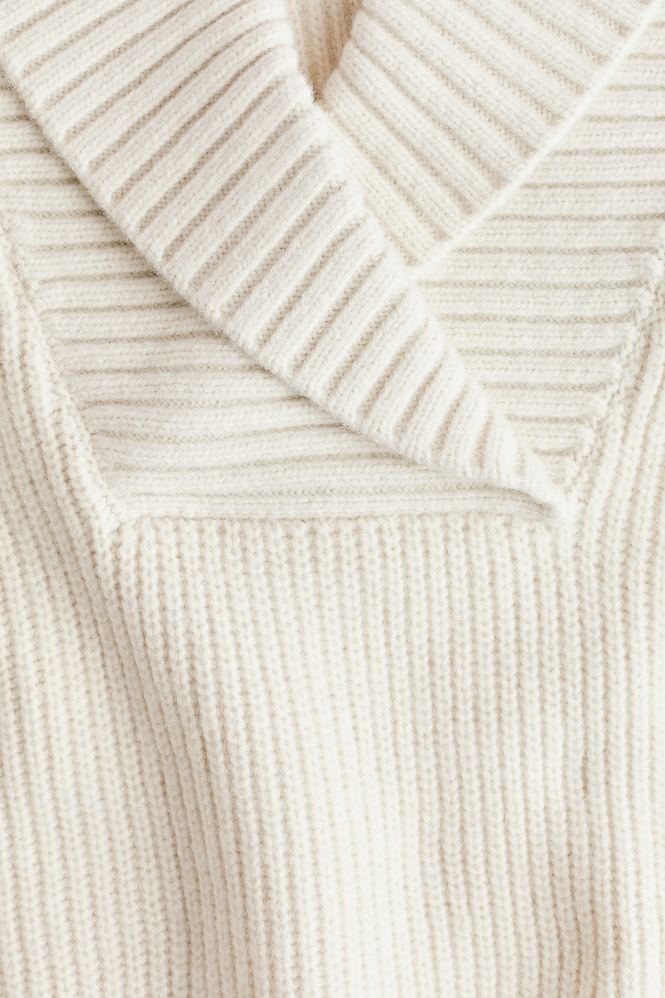 拡大画像を表示: Rib-knit shawl-collar jumper - クリーム - レディース | H&M JP 6