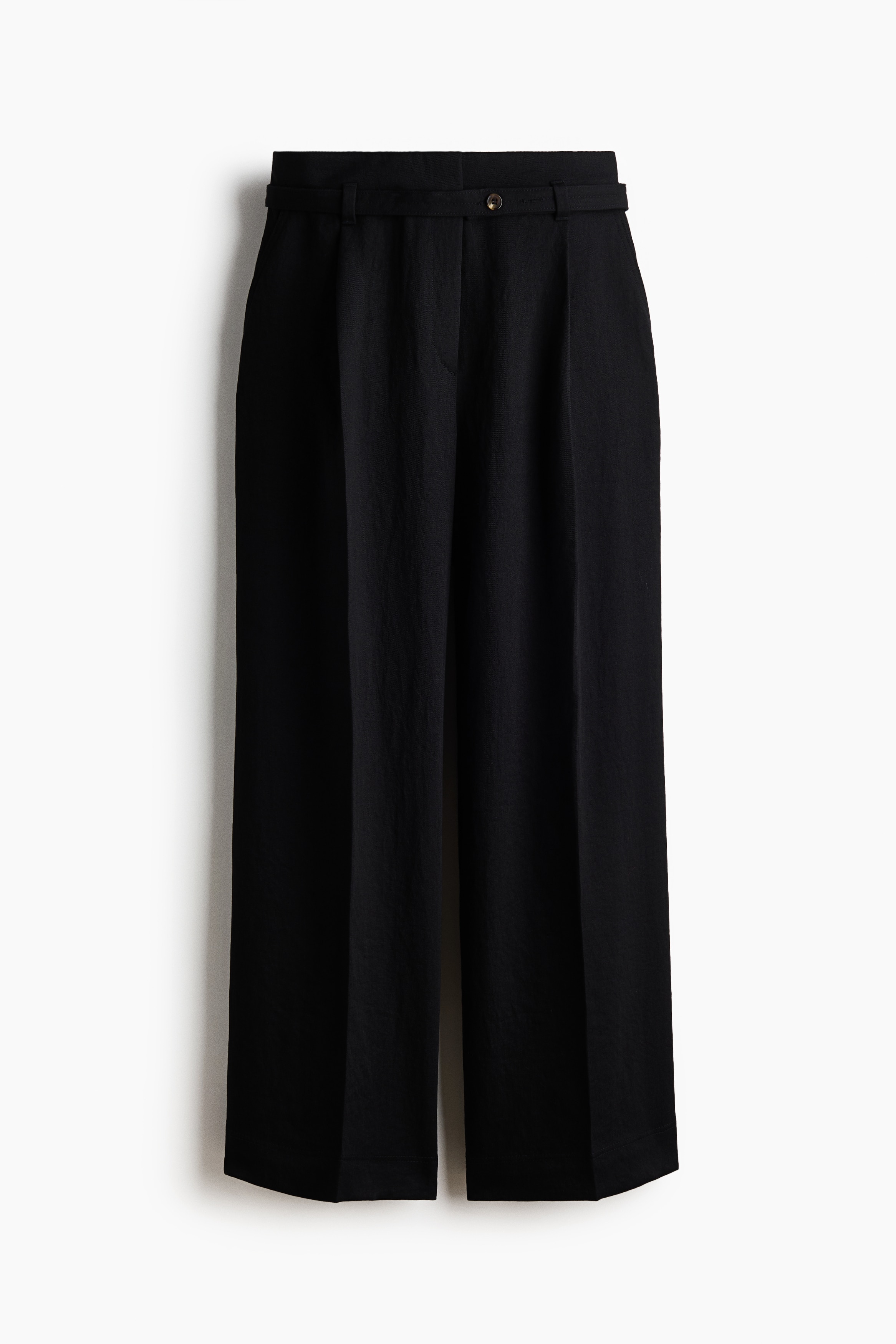 Wide belted trousersModel