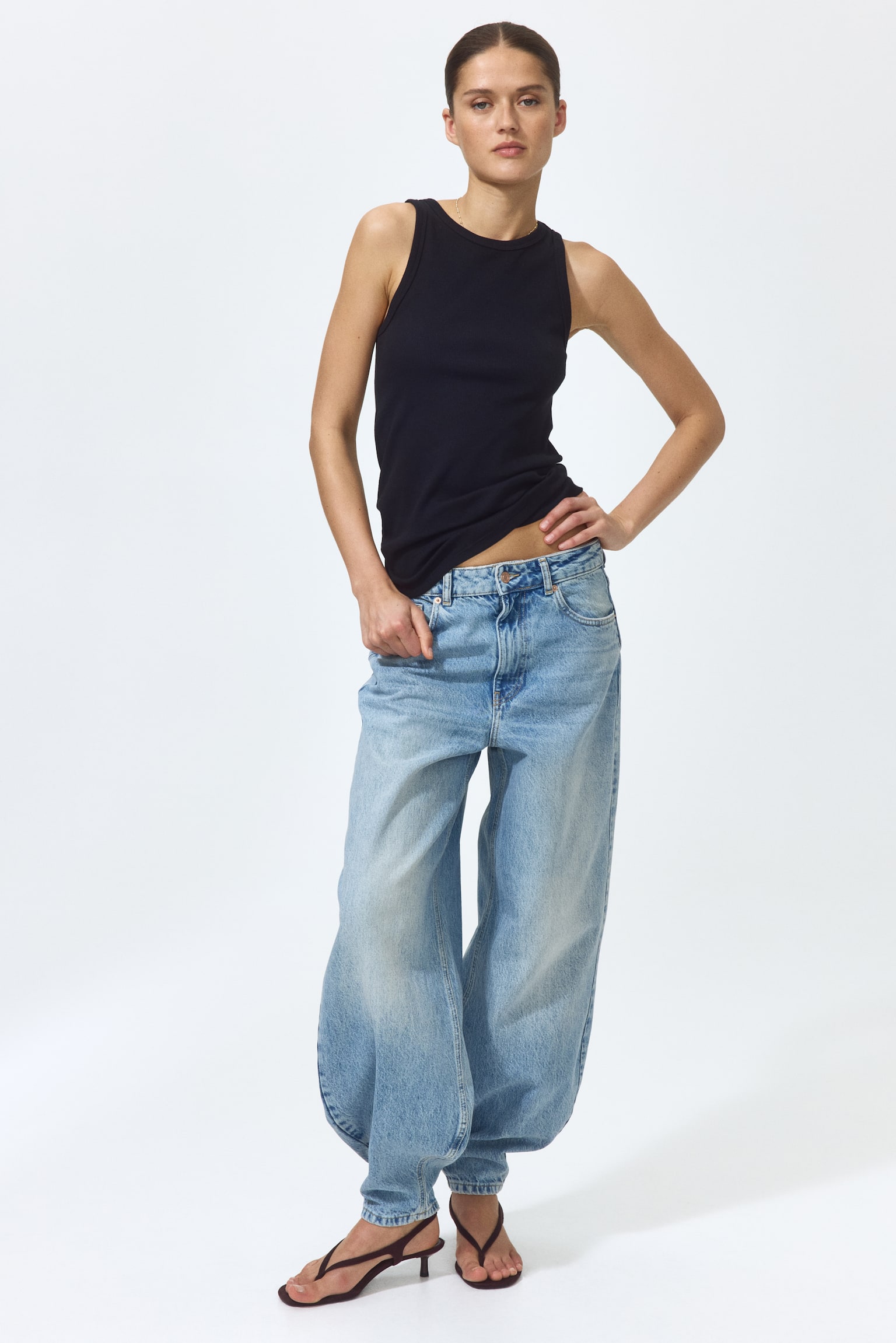 High-Waist Barrel-Leg Ankle Jeans - Light denim blue - 1