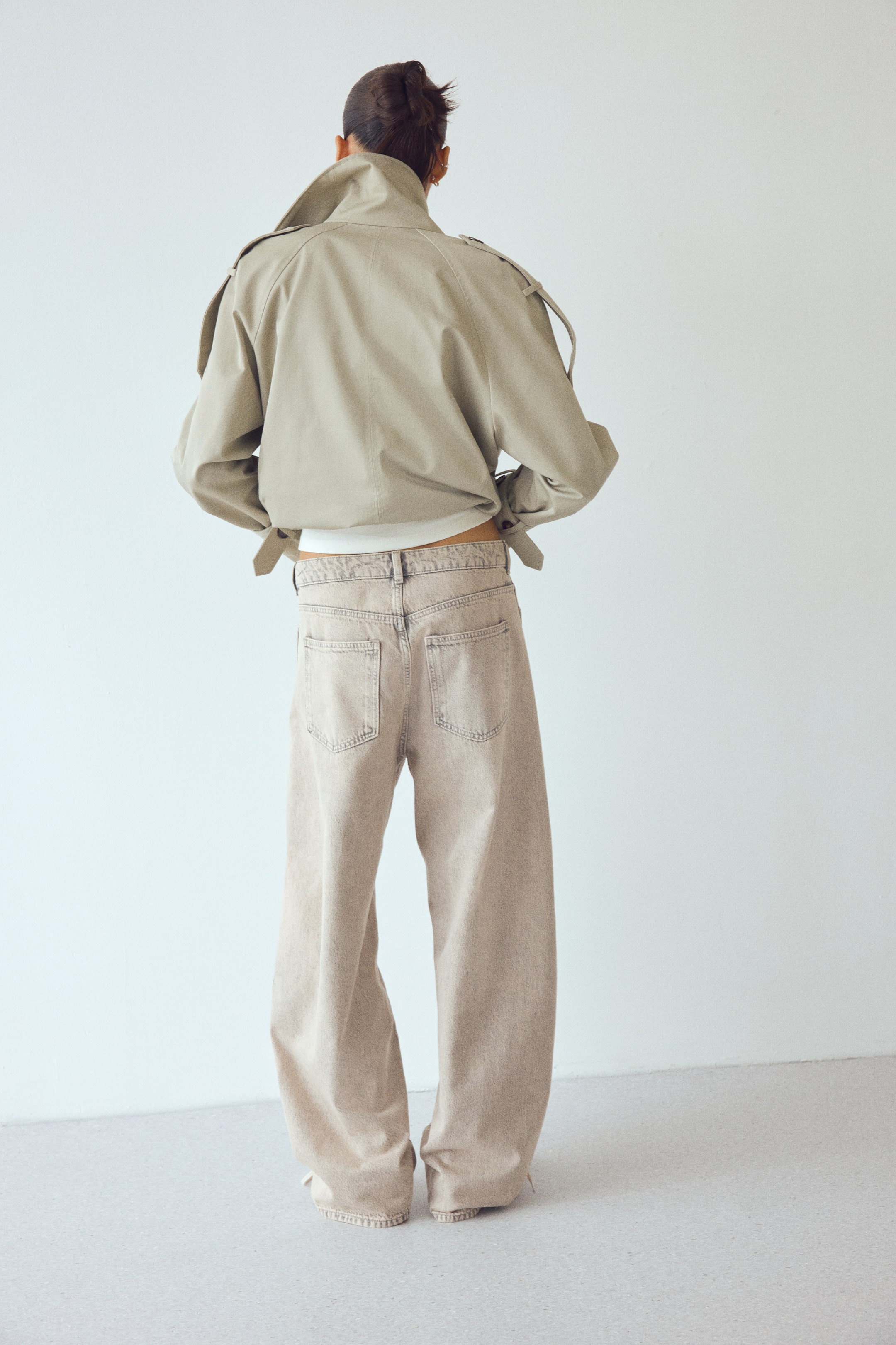 Barrel-Leg High-Waist Jeans